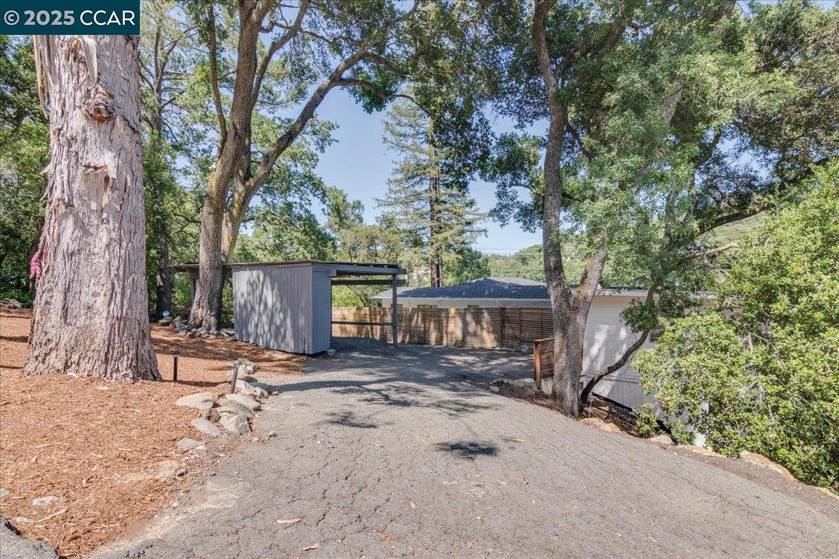 Detail Gallery Image 39 of 50 For 10 El Toyonal, Orinda,  CA 94563 - 3 Beds | 1/1 Baths