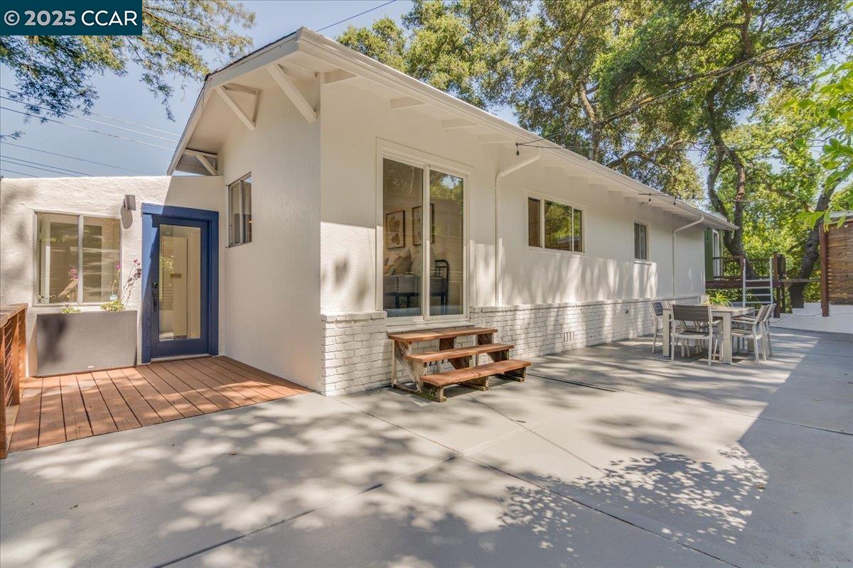 Detail Gallery Image 40 of 50 For 10 El Toyonal, Orinda,  CA 94563 - 3 Beds | 1/1 Baths