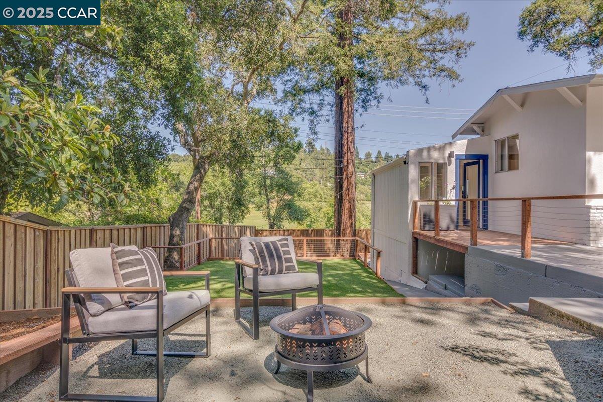 Detail Gallery Image 42 of 50 For 10 El Toyonal, Orinda,  CA 94563 - 3 Beds | 1/1 Baths