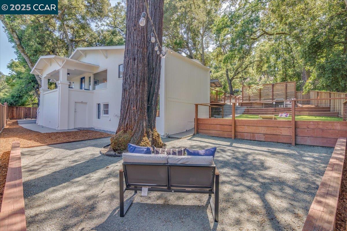Detail Gallery Image 46 of 50 For 10 El Toyonal, Orinda,  CA 94563 - 3 Beds | 1/1 Baths