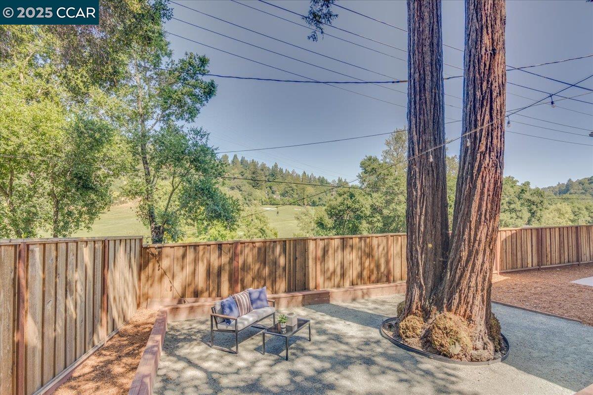 Detail Gallery Image 6 of 50 For 10 El Toyonal, Orinda,  CA 94563 - 3 Beds | 1/1 Baths