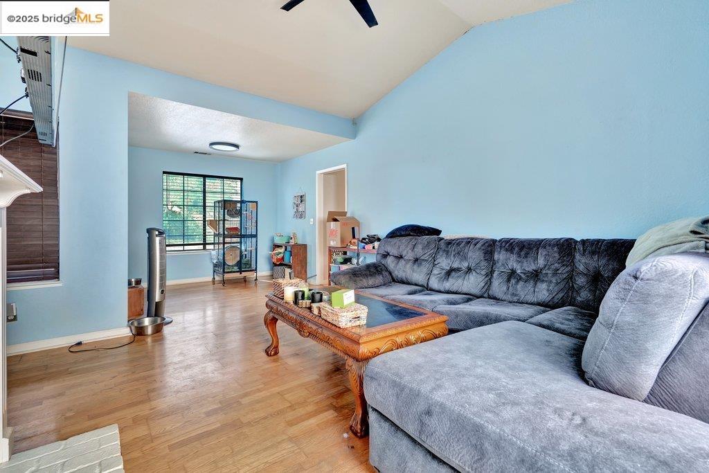Detail Gallery Image 5 of 27 For 1927 Babbe St, Oakley,  CA 94561 - 3 Beds | 2 Baths