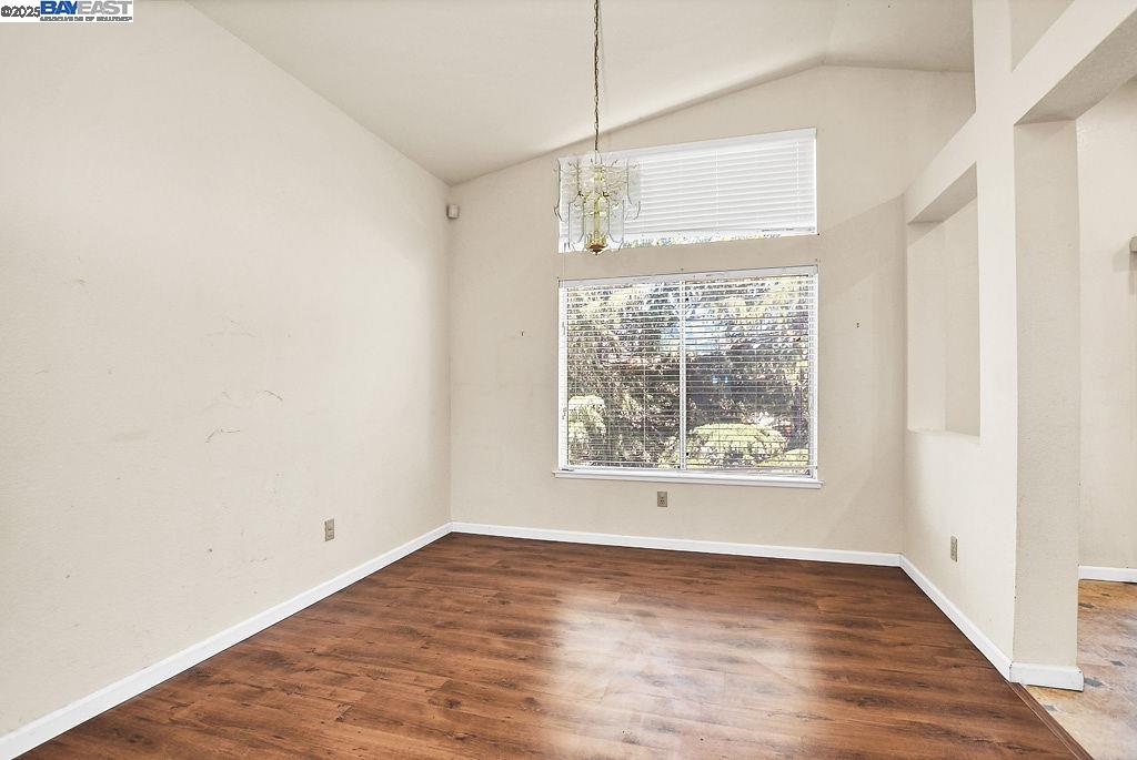 Detail Gallery Image 8 of 26 For 5224 Candlewood Way, Antioch,  CA 94531 - 4 Beds | 2/1 Baths