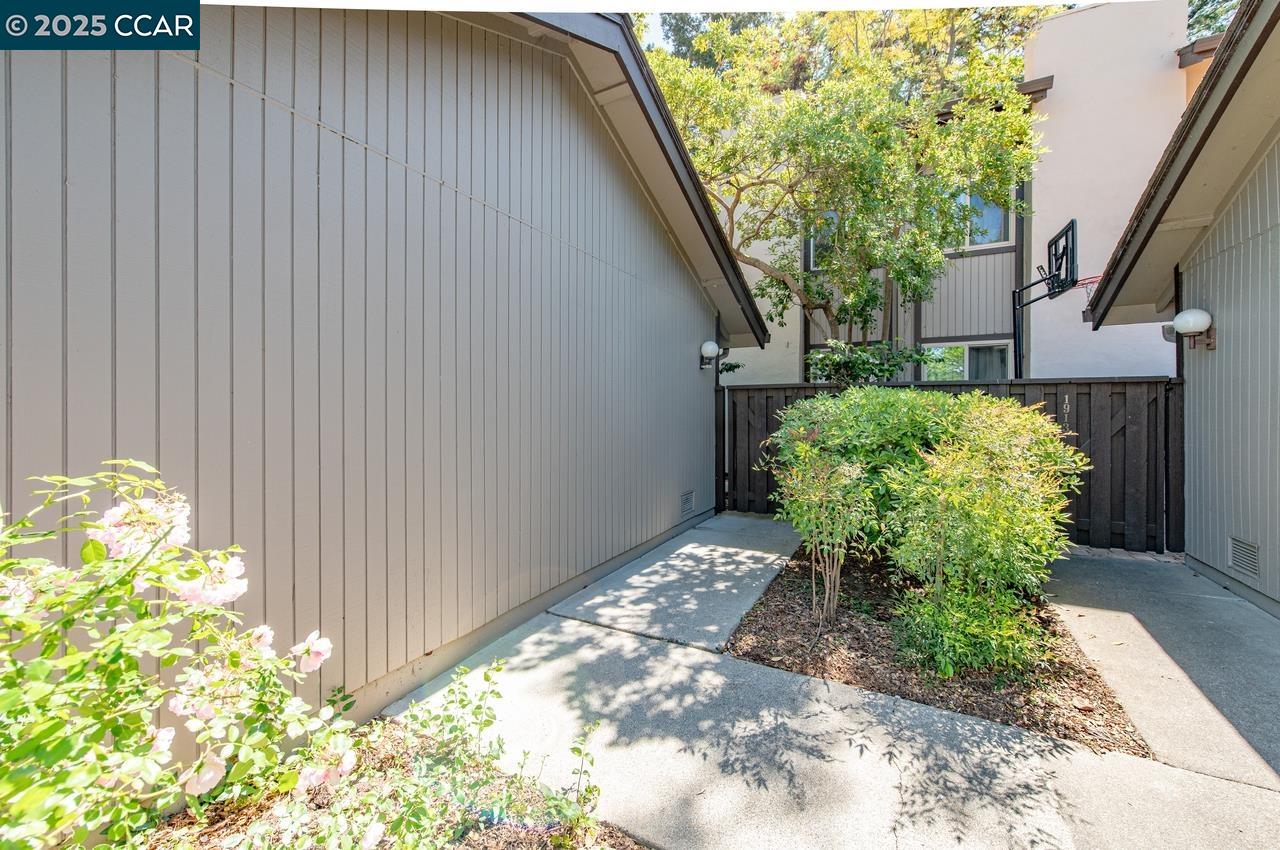 1909 Countrywood Ct, Walnut Creek, California 94598, 4 Bedrooms Bedrooms, 10 Rooms Rooms,2 BathroomsBathrooms,Residential,For Sale,1909 Countrywood Ct,41097997