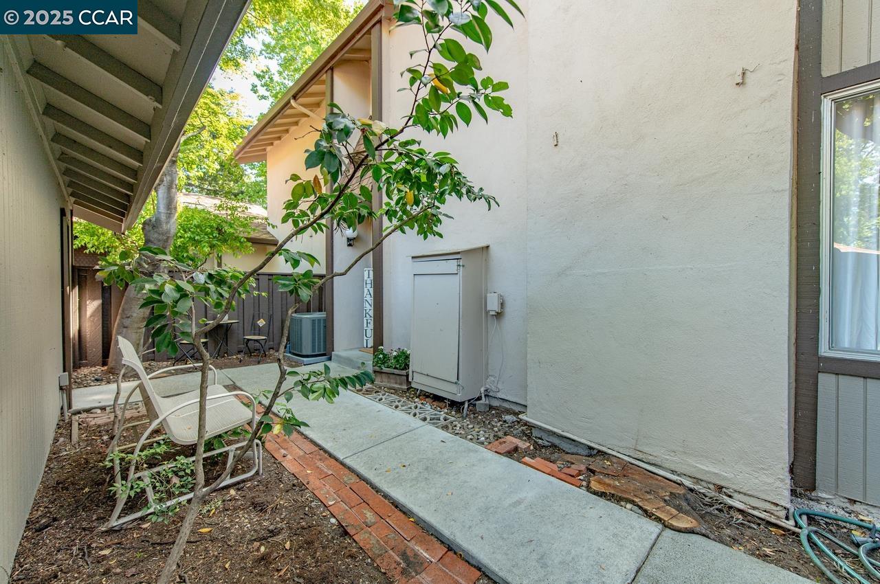 1909 Countrywood Ct, Walnut Creek, California 94598, 4 Bedrooms Bedrooms, 10 Rooms Rooms,2 BathroomsBathrooms,Residential,For Sale,1909 Countrywood Ct,41097997