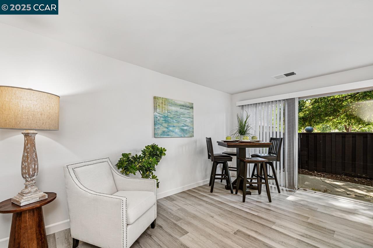 1909 Countrywood Ct, Walnut Creek, California 94598, 4 Bedrooms Bedrooms, 10 Rooms Rooms,2 BathroomsBathrooms,Residential,For Sale,1909 Countrywood Ct,41097997