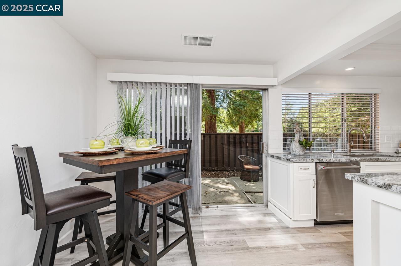 1909 Countrywood Ct, Walnut Creek, California 94598, 4 Bedrooms Bedrooms, 10 Rooms Rooms,2 BathroomsBathrooms,Residential,For Sale,1909 Countrywood Ct,41097997
