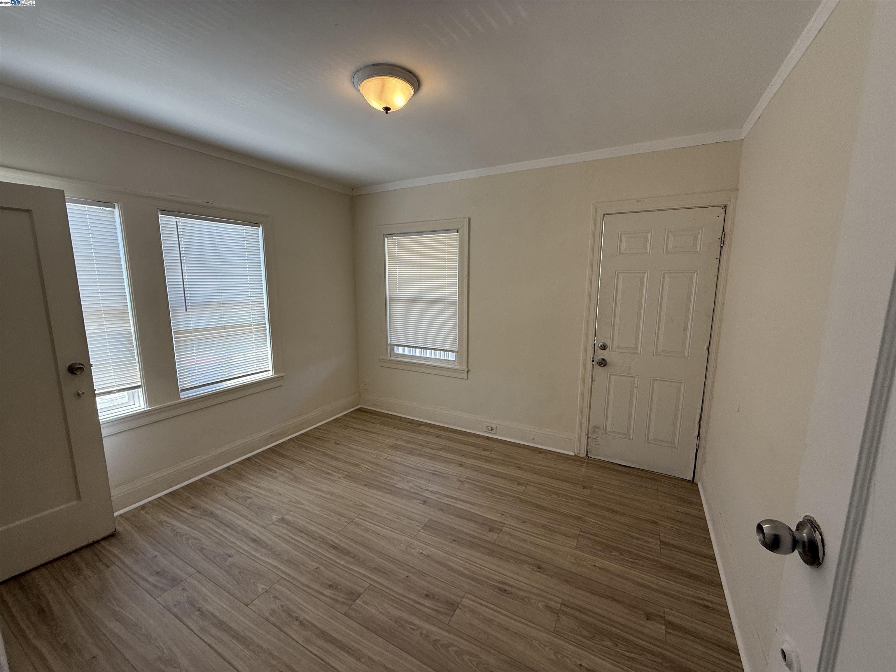 Detail Gallery Image 7 of 19 For 7800 Lockwood St, Oakland,  CA 94621 - 3 Beds | 2 Baths