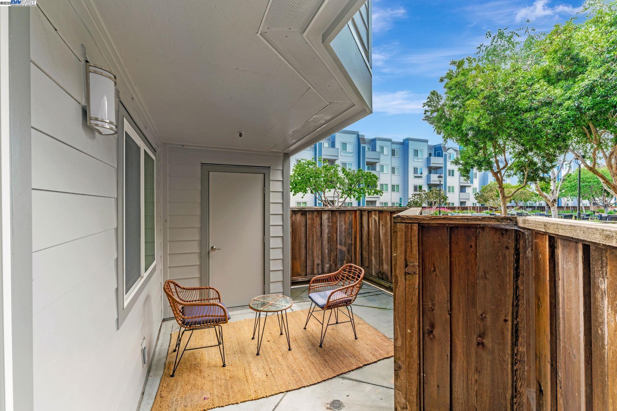 6400 Christie Ave # 2116, Emeryville, California 94608, 1 Bedroom Bedrooms, 3 Rooms Rooms,1 BathroomBathrooms,Residential,For Sale,6400 Christie Ave # 2116,41098000