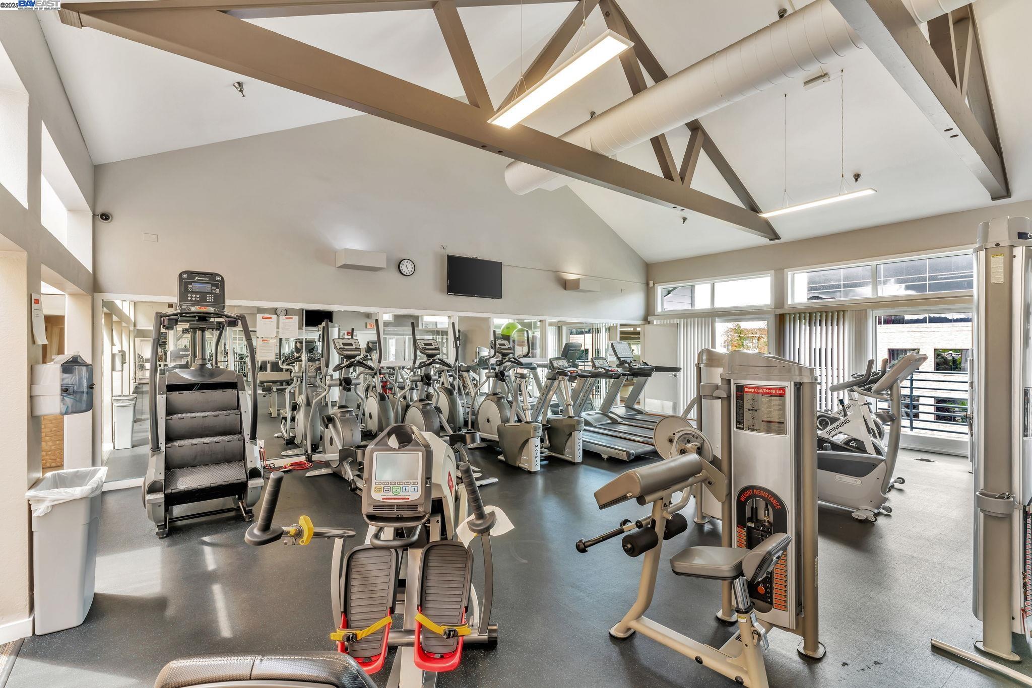 6400 Christie Ave # 2116, Emeryville, California 94608, 1 Bedroom Bedrooms, 3 Rooms Rooms,1 BathroomBathrooms,Residential,For Sale,6400 Christie Ave # 2116,41098000