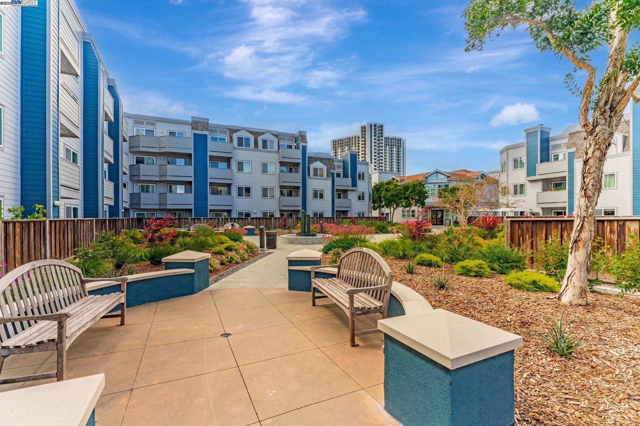 6400 Christie Ave # 2116, Emeryville, California 94608, 1 Bedroom Bedrooms, 3 Rooms Rooms,1 BathroomBathrooms,Residential,For Sale,6400 Christie Ave # 2116,41098000