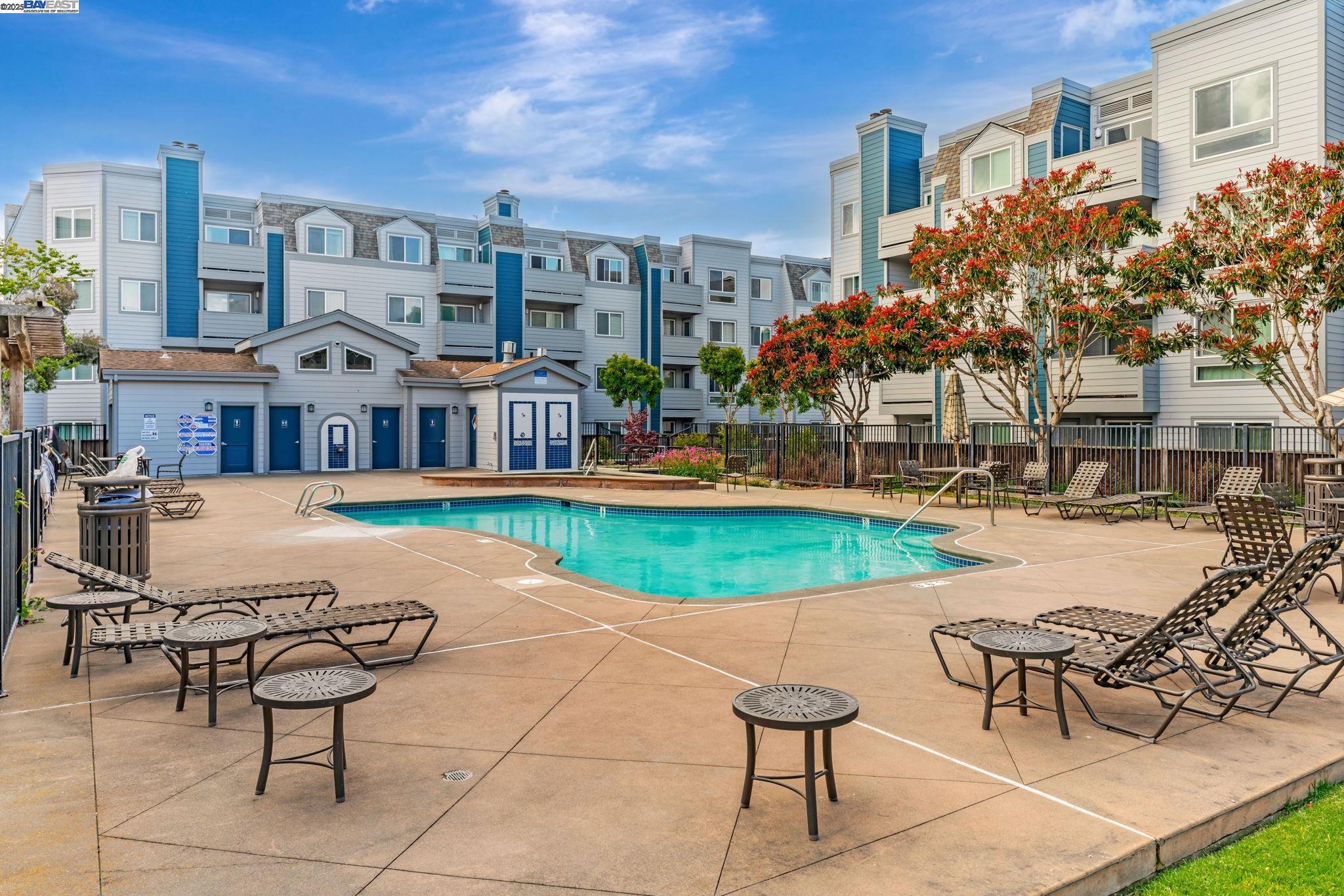 6400 Christie Ave # 2116, Emeryville, California 94608, 1 Bedroom Bedrooms, 3 Rooms Rooms,1 BathroomBathrooms,Residential,For Sale,6400 Christie Ave # 2116,41098000