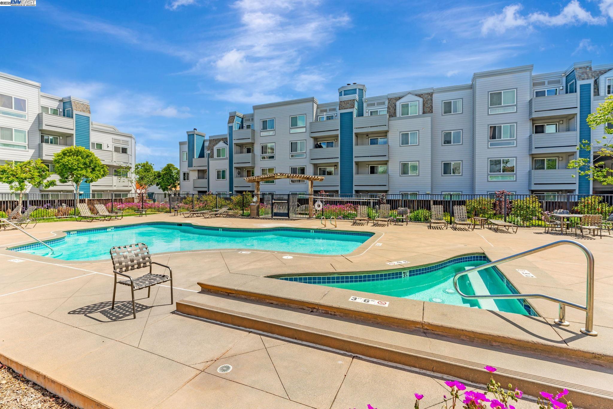 6400 Christie Ave # 2116, Emeryville, California 94608, 1 Bedroom Bedrooms, 3 Rooms Rooms,1 BathroomBathrooms,Residential,For Sale,6400 Christie Ave # 2116,41098000