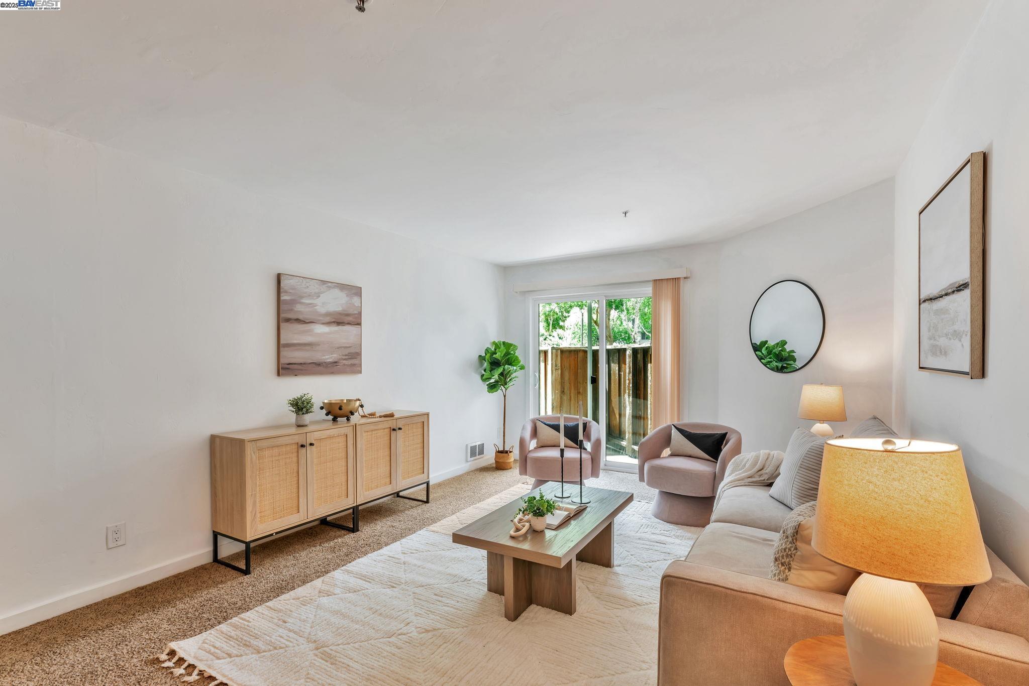 6400 Christie Ave # 2116, Emeryville, California 94608, 1 Bedroom Bedrooms, 3 Rooms Rooms,1 BathroomBathrooms,Residential,For Sale,6400 Christie Ave # 2116,41098000