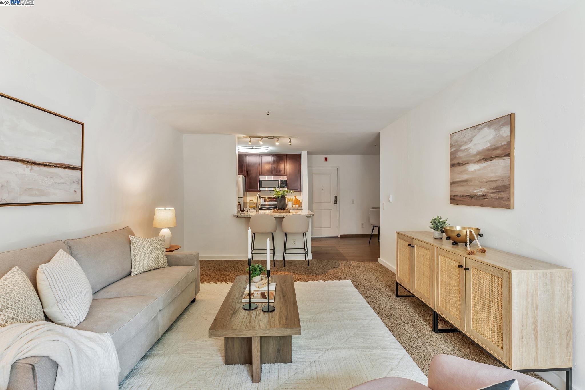 6400 Christie Ave # 2116, Emeryville, California 94608, 1 Bedroom Bedrooms, 3 Rooms Rooms,1 BathroomBathrooms,Residential,For Sale,6400 Christie Ave # 2116,41098000