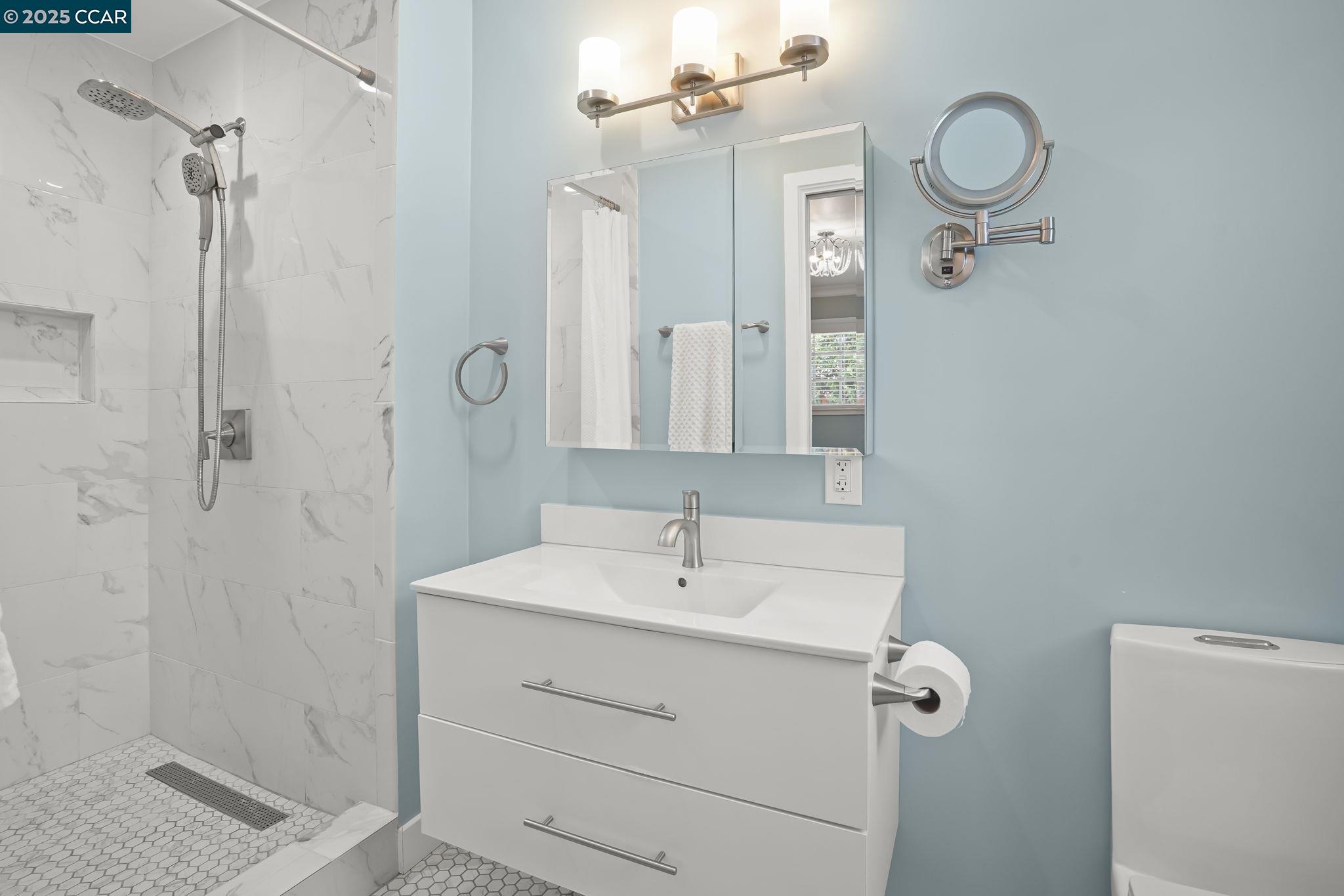 Detail Gallery Image 14 of 23 For 927 Notre Dame Ave, Concord,  CA 94518 - 3 Beds | 2 Baths