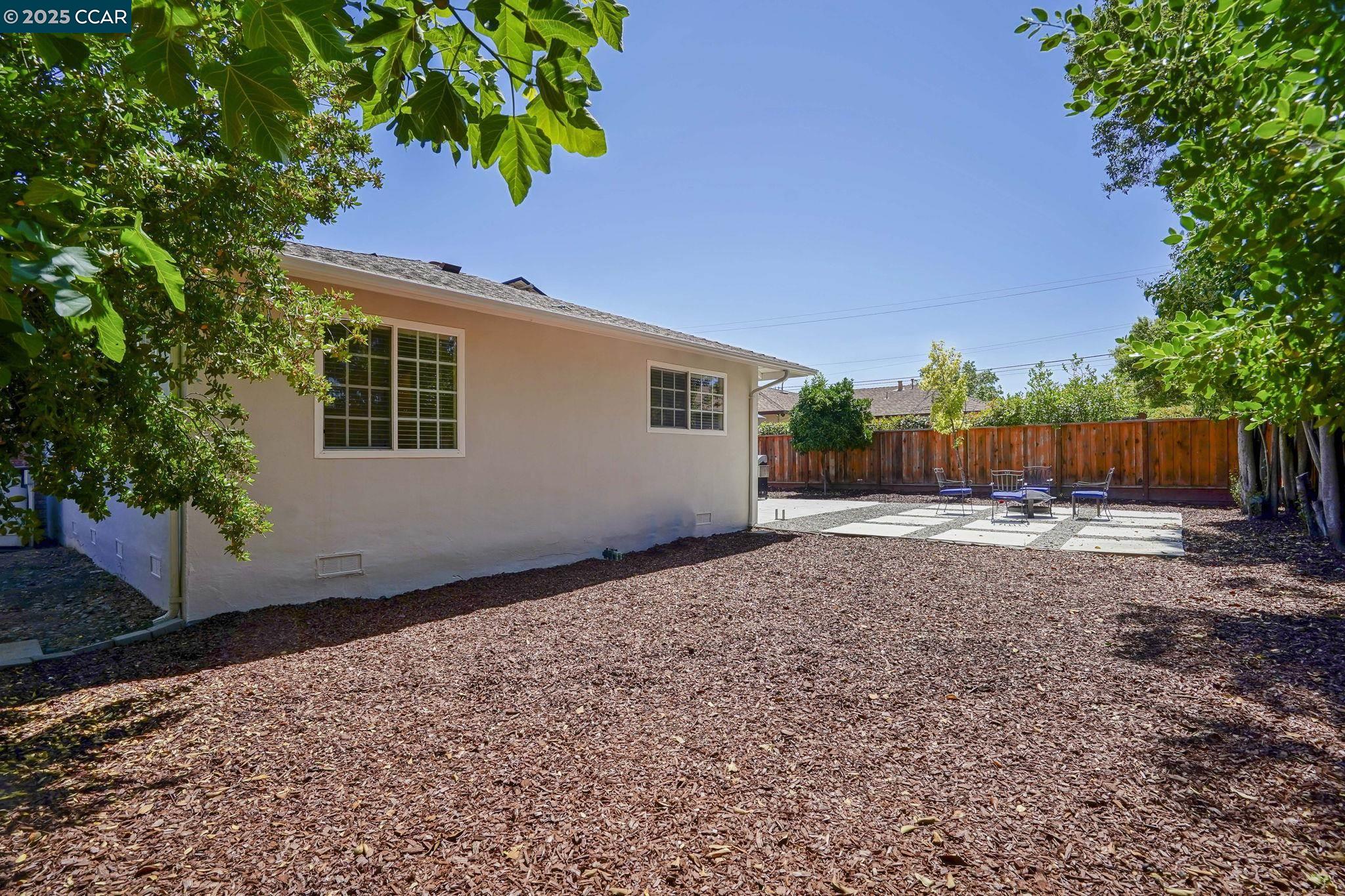 Detail Gallery Image 20 of 23 For 927 Notre Dame Ave, Concord,  CA 94518 - 3 Beds | 2 Baths