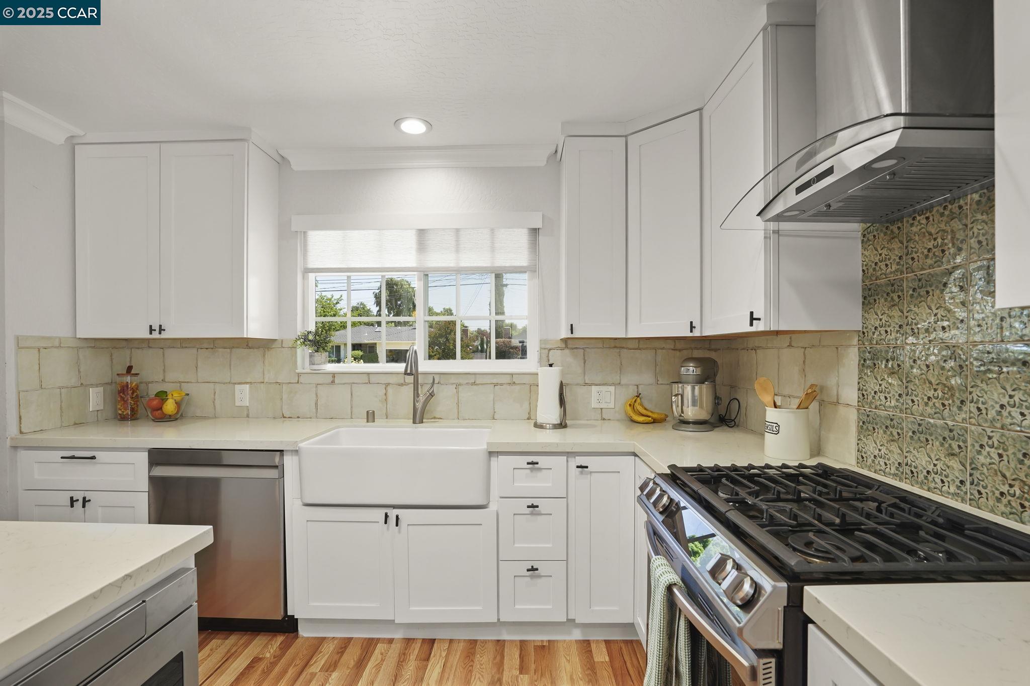 Detail Gallery Image 7 of 23 For 927 Notre Dame Ave, Concord,  CA 94518 - 3 Beds | 2 Baths