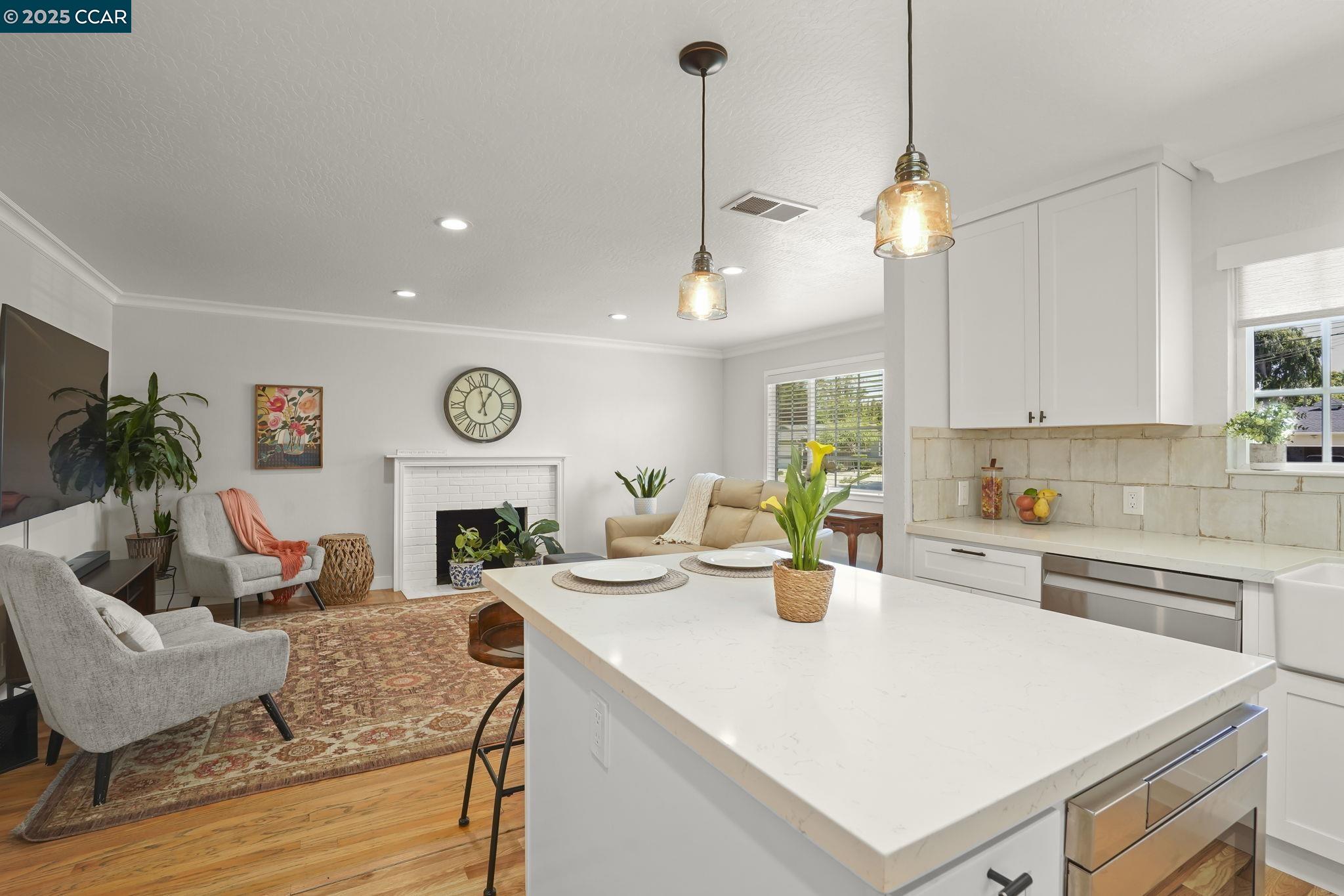 Detail Gallery Image 9 of 23 For 927 Notre Dame Ave, Concord,  CA 94518 - 3 Beds | 2 Baths