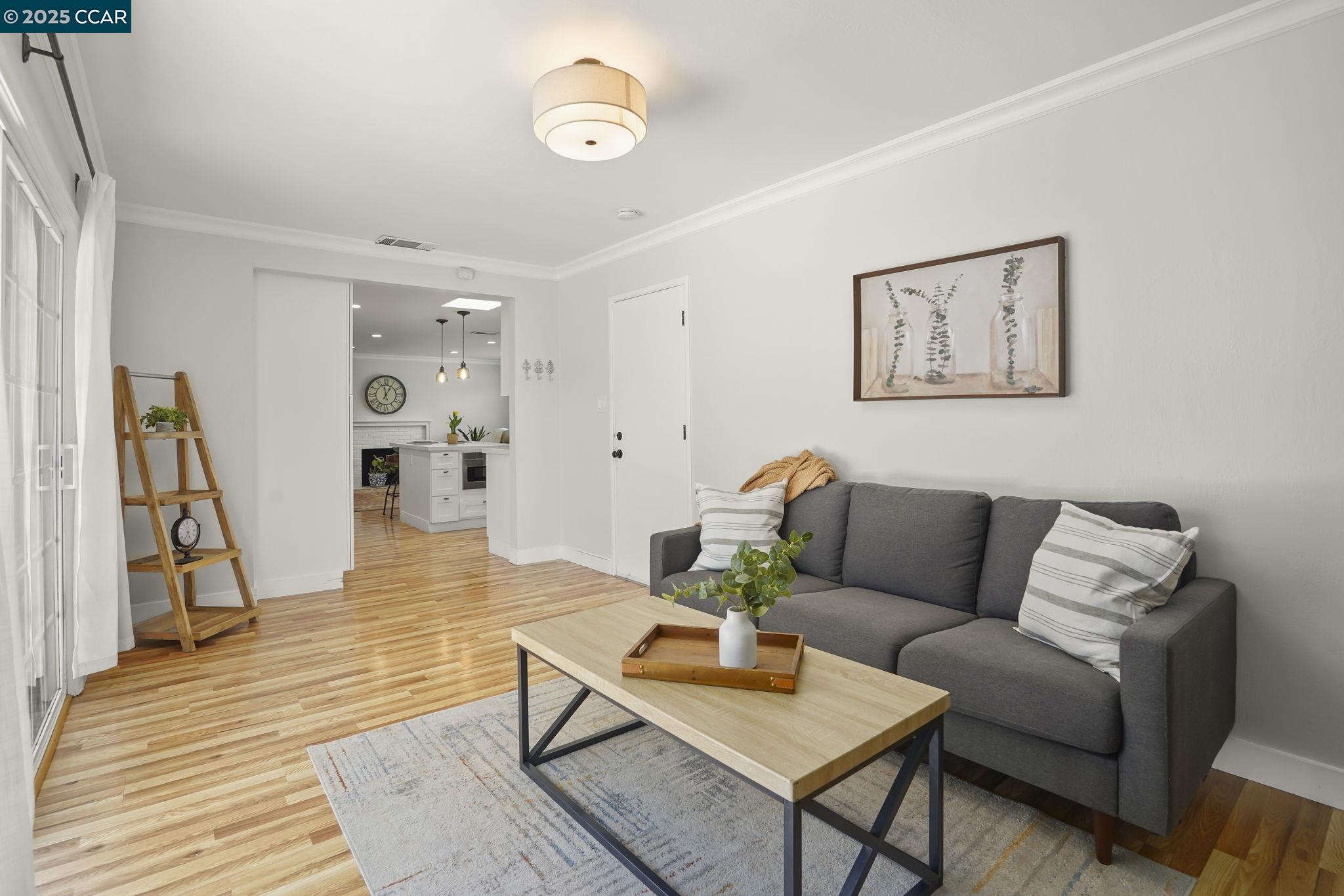 Detail Gallery Image 10 of 23 For 927 Notre Dame Ave, Concord,  CA 94518 - 3 Beds | 2 Baths