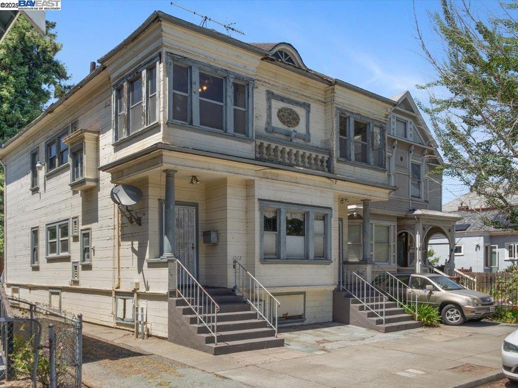 Detail Gallery Image 1 of 56 For 1013 Chestnut St, Oakland,  CA 94607 - – Beds | – Baths