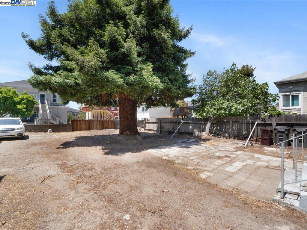 Detail Gallery Image 15 of 56 For 1013 Chestnut St, Oakland,  CA 94607 - – Beds | – Baths