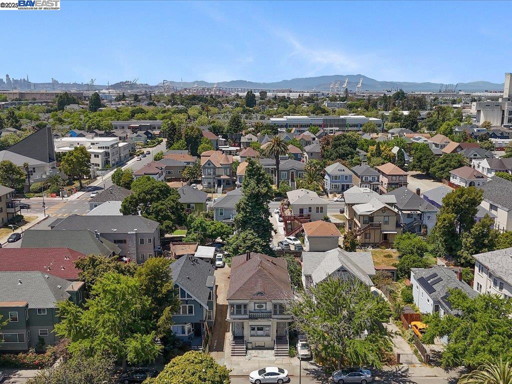 Detail Gallery Image 17 of 56 For 1013 Chestnut St, Oakland,  CA 94607 - – Beds | – Baths