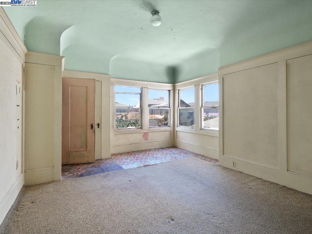 Detail Gallery Image 10 of 56 For 1013 Chestnut St, Oakland,  CA 94607 - – Beds | – Baths