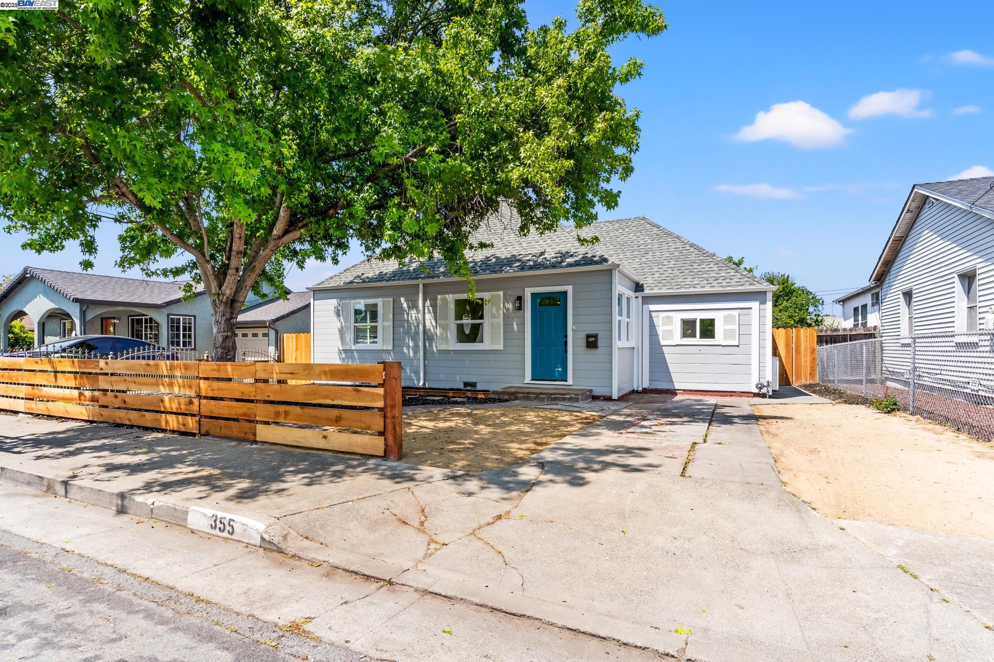 Detail Gallery Image 1 of 1 For 355 S 50th St, Richmond,  CA 94804 - 2 Beds | 1 Baths
