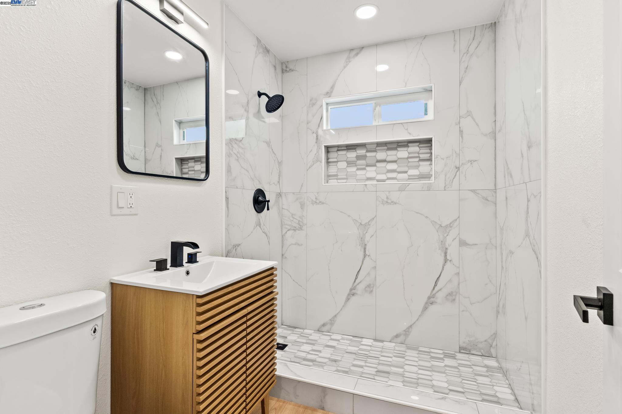 Detail Gallery Image 22 of 33 For 355 S 50th St, Richmond,  CA 94804 - 2 Beds | 1 Baths