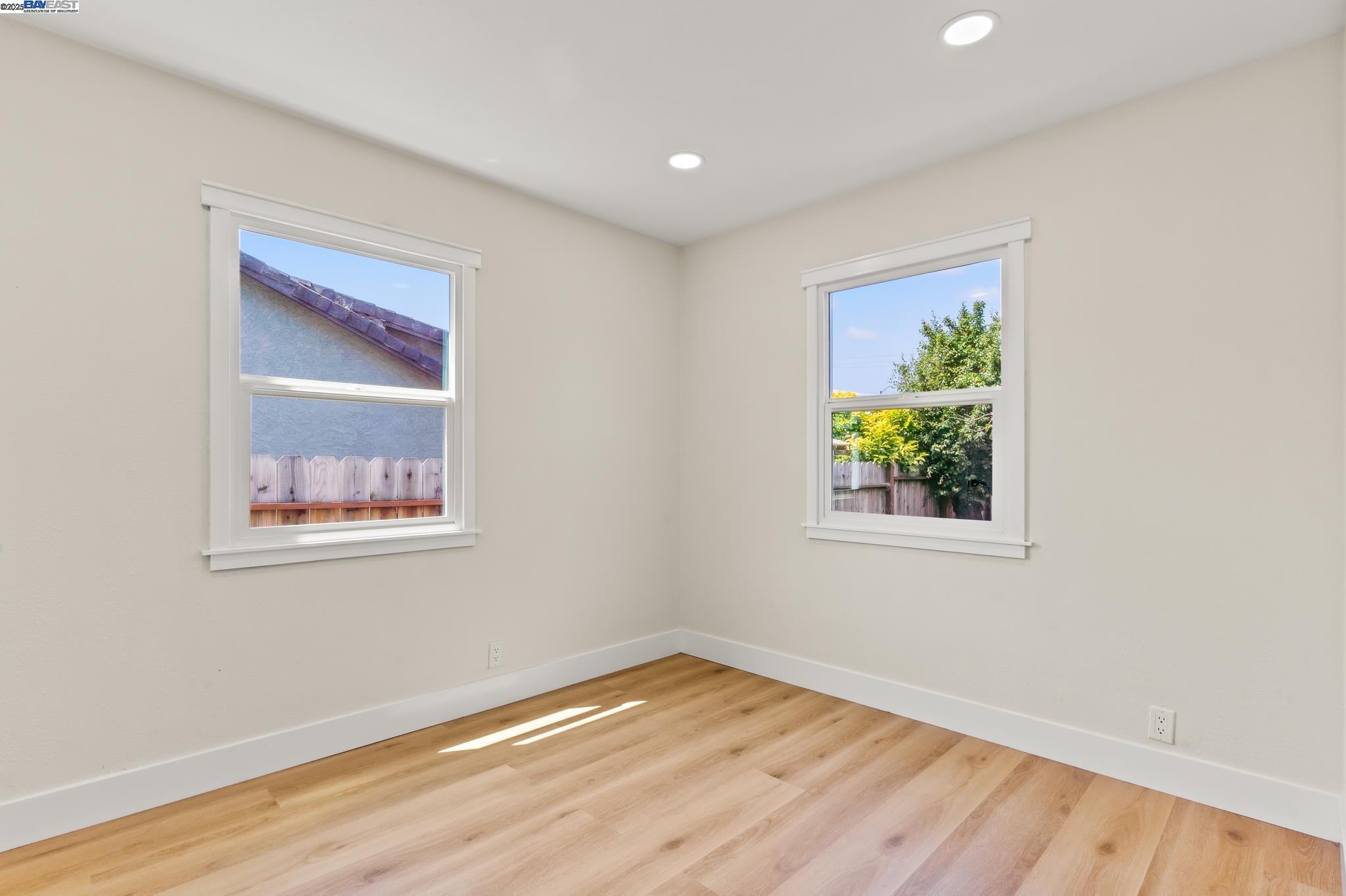 Detail Gallery Image 24 of 33 For 355 S 50th St, Richmond,  CA 94804 - 2 Beds | 1 Baths