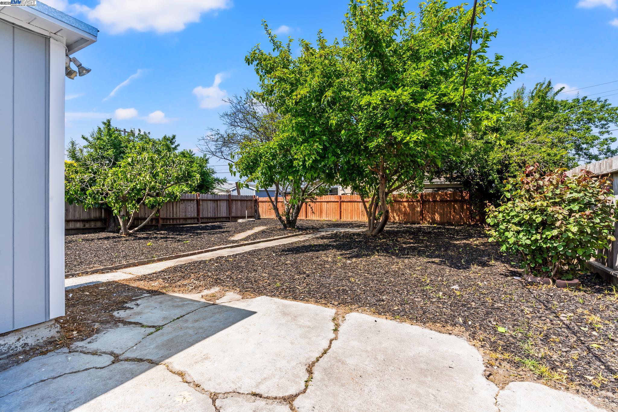Detail Gallery Image 29 of 33 For 355 S 50th St, Richmond,  CA 94804 - 2 Beds | 1 Baths