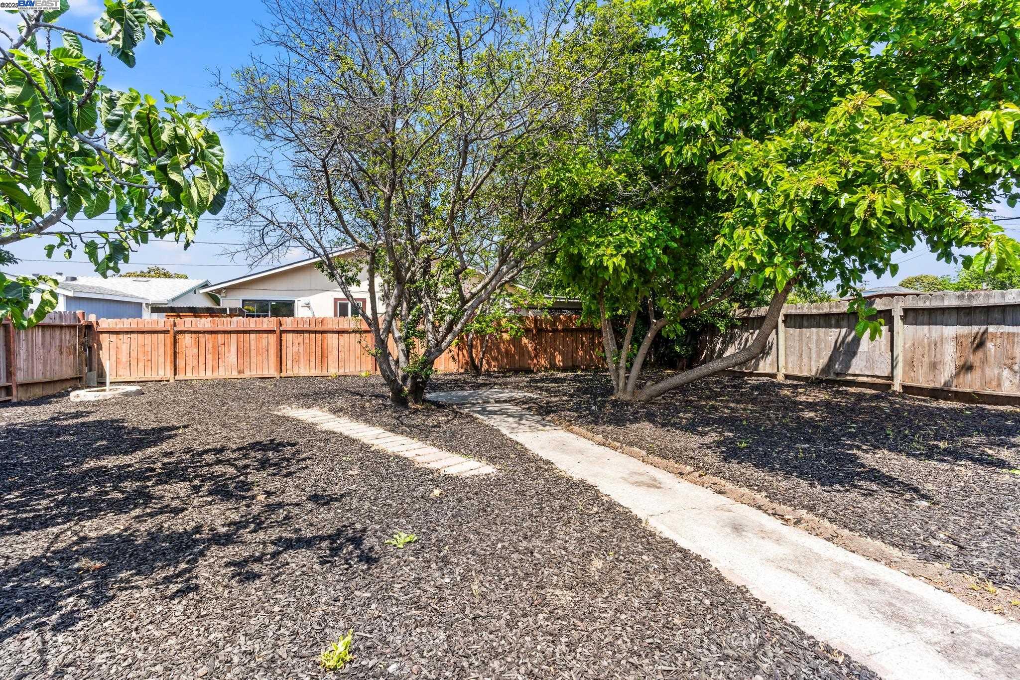 Detail Gallery Image 32 of 33 For 355 S 50th St, Richmond,  CA 94804 - 2 Beds | 1 Baths