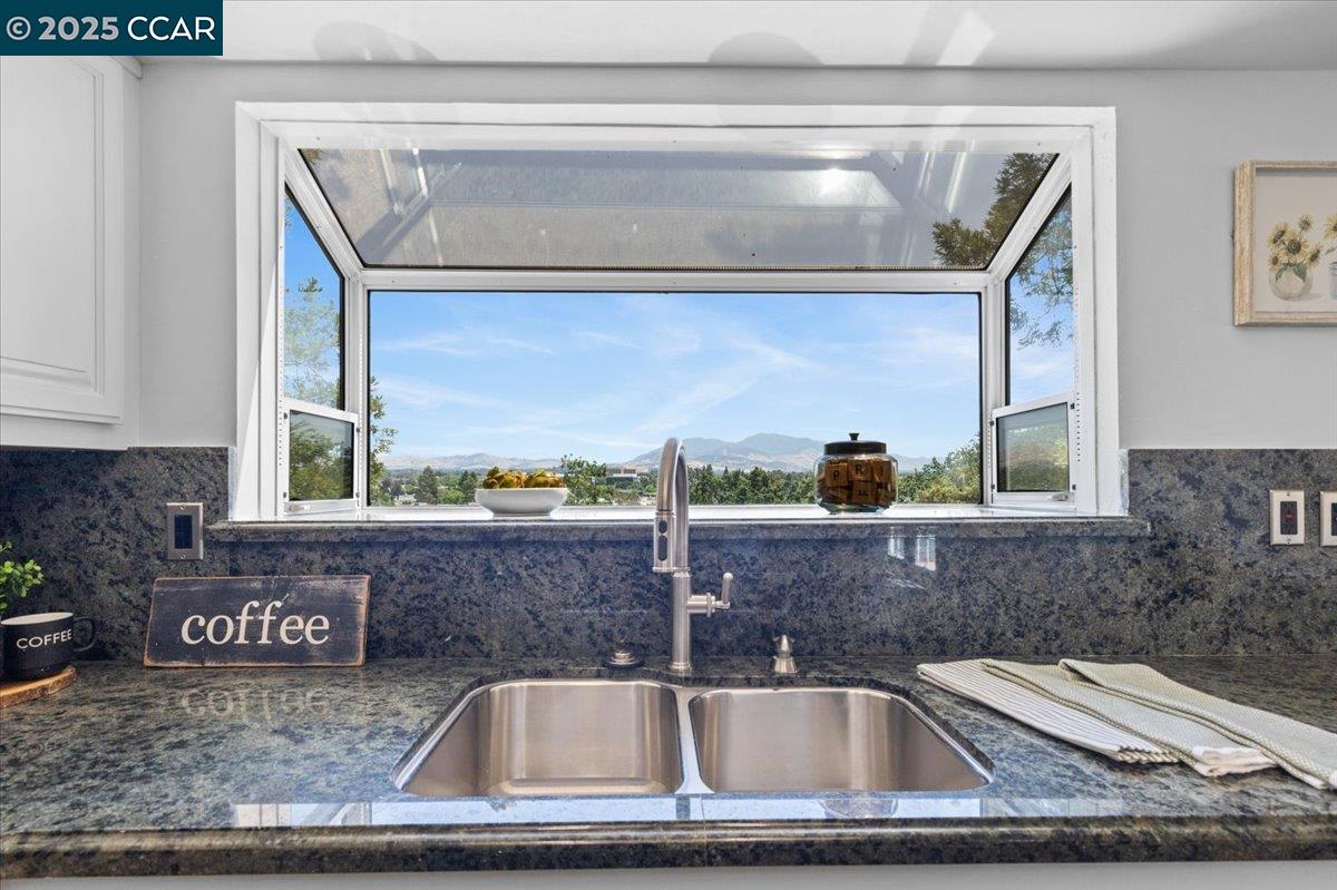 Detail Gallery Image 12 of 35 For 491 Camelback Rd, Pleasant Hill,  CA 94523 - 2 Beds | 2 Baths