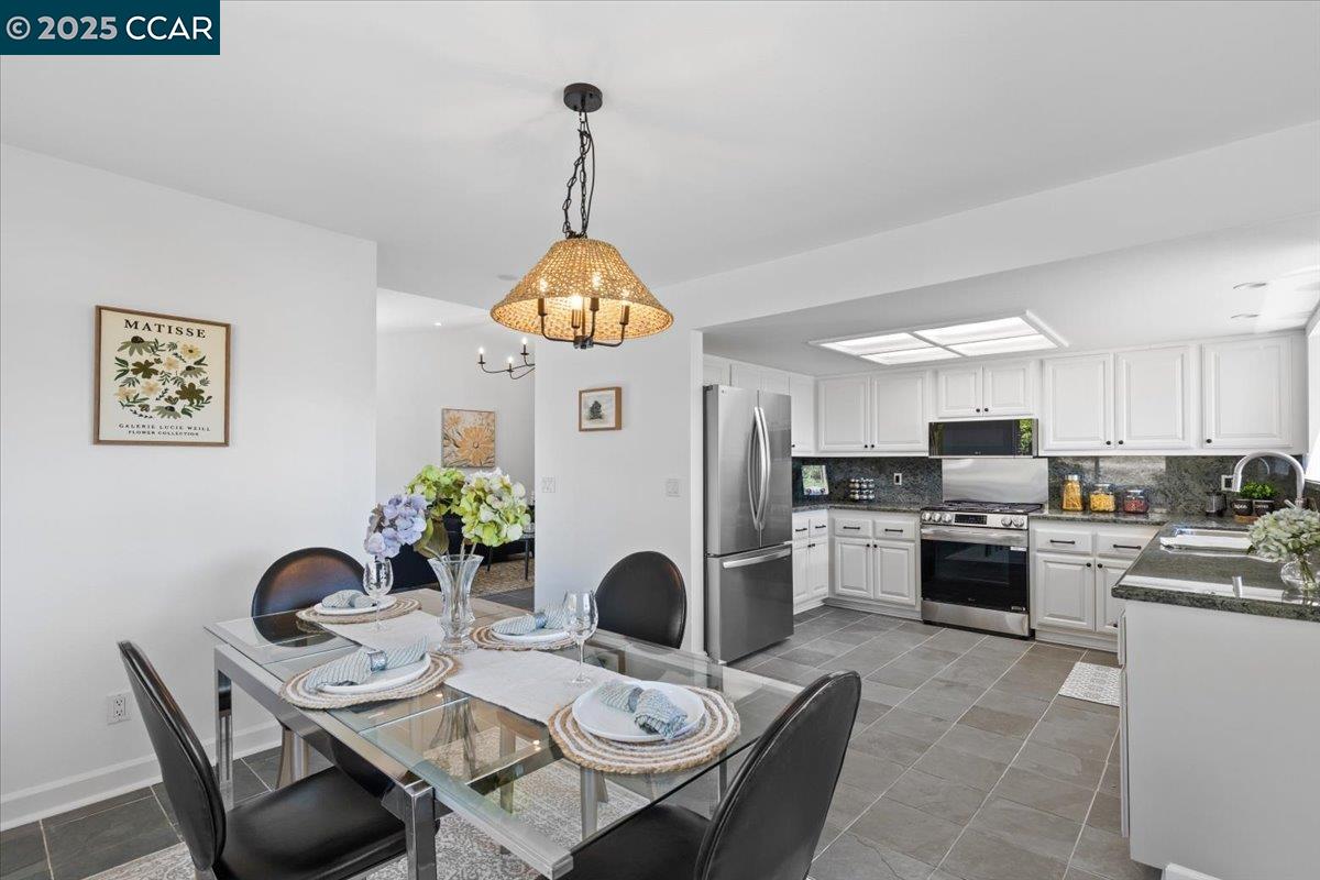 Detail Gallery Image 17 of 35 For 491 Camelback Rd, Pleasant Hill,  CA 94523 - 2 Beds | 2 Baths