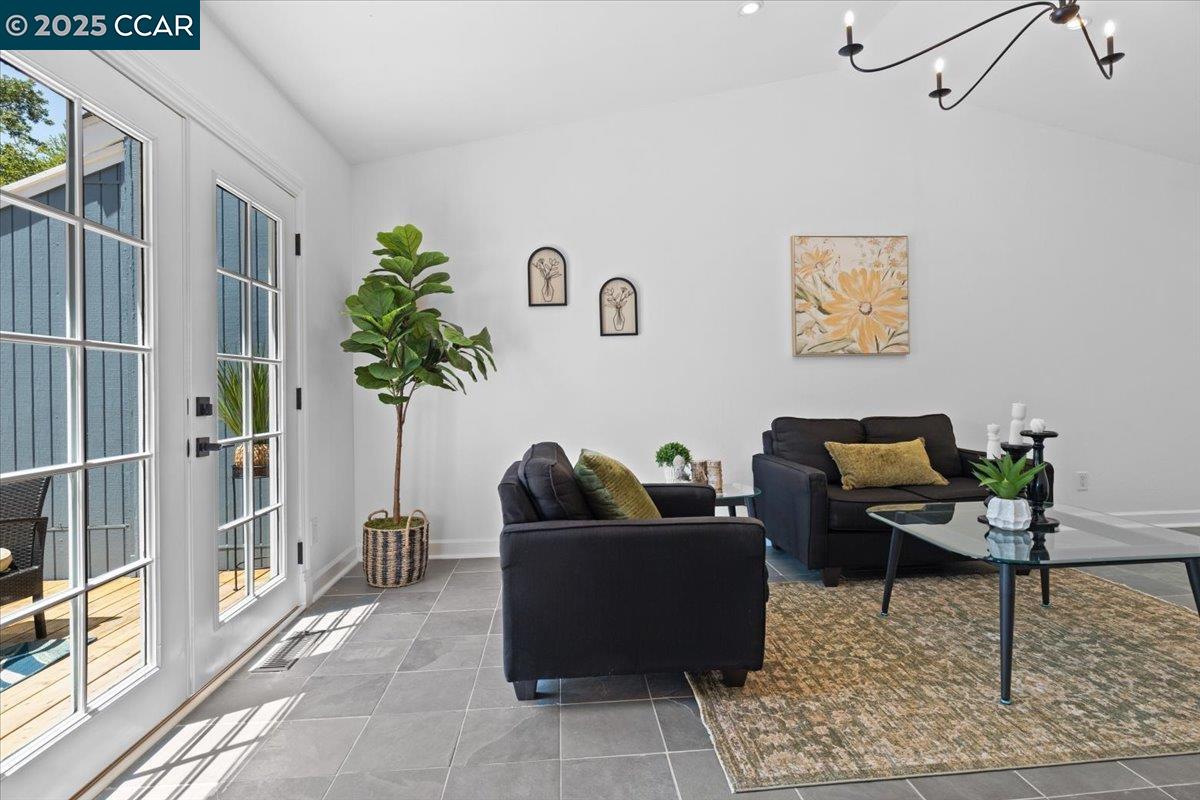 Detail Gallery Image 6 of 35 For 491 Camelback Rd, Pleasant Hill,  CA 94523 - 2 Beds | 2 Baths