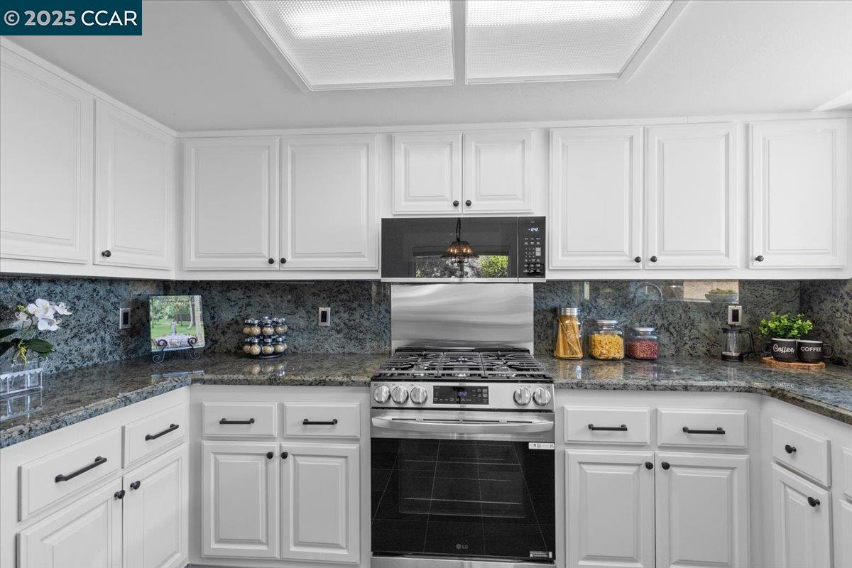 Detail Gallery Image 8 of 35 For 491 Camelback Rd, Pleasant Hill,  CA 94523 - 2 Beds | 2 Baths