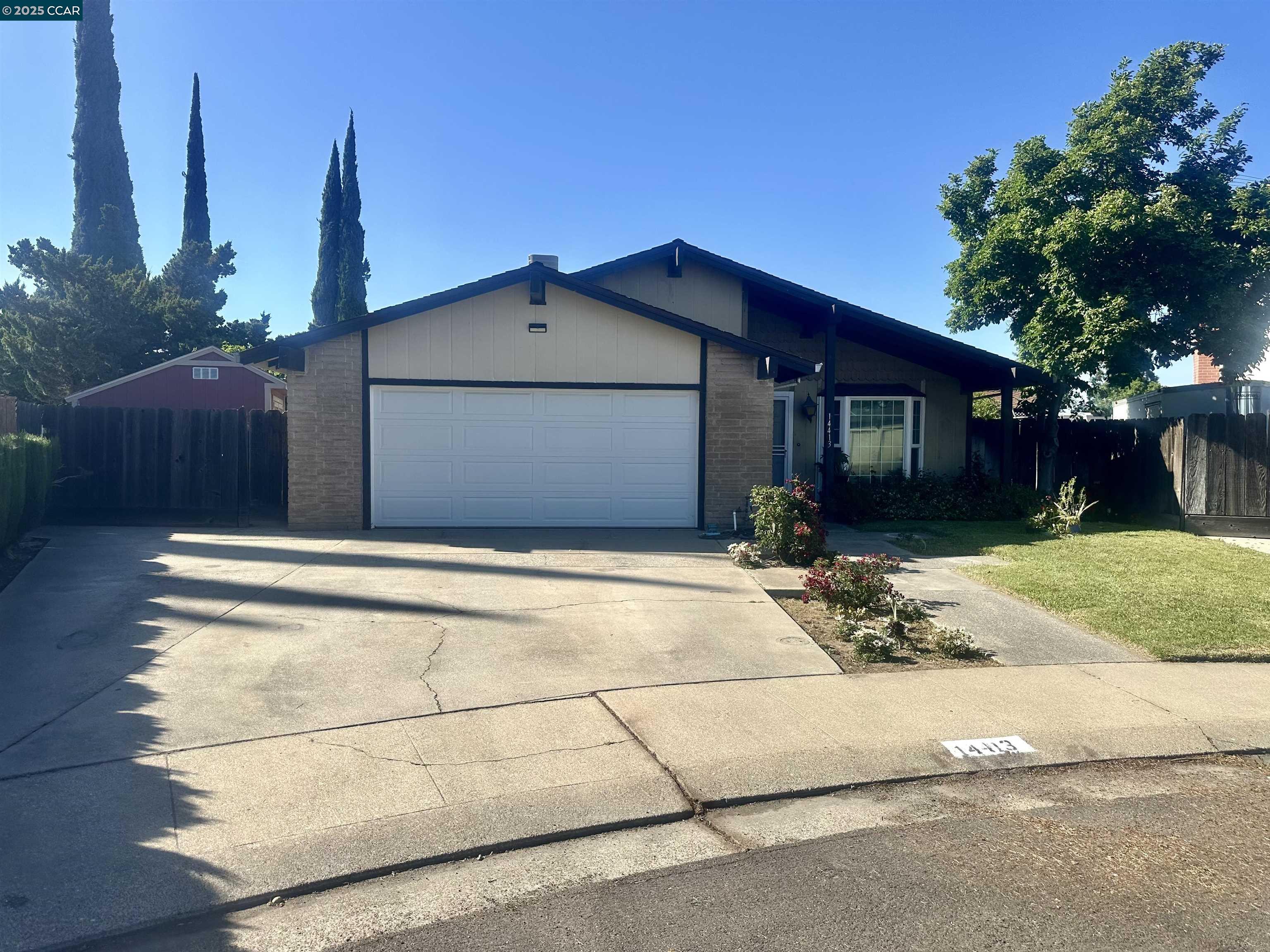 Detail Gallery Image 1 of 20 For 14413 Modoc Ct, Manteca,  CA 95336 - 3 Beds | 2 Baths