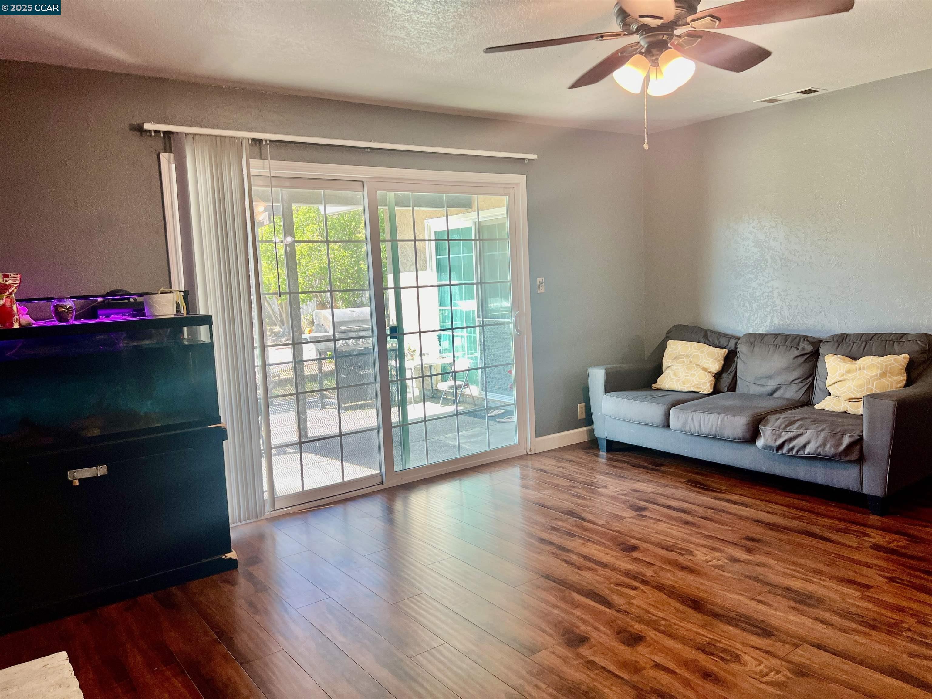Detail Gallery Image 7 of 21 For 14413 Modoc Ct, Manteca,  CA 95336 - 3 Beds | 2 Baths