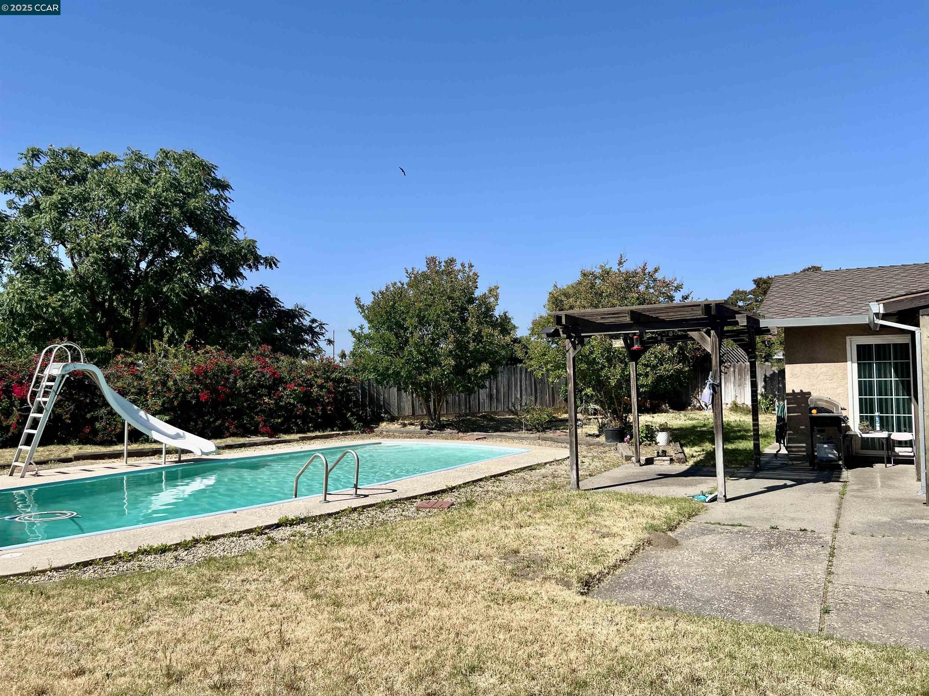 Detail Gallery Image 9 of 21 For 14413 Modoc Ct, Manteca,  CA 95336 - 3 Beds | 2 Baths