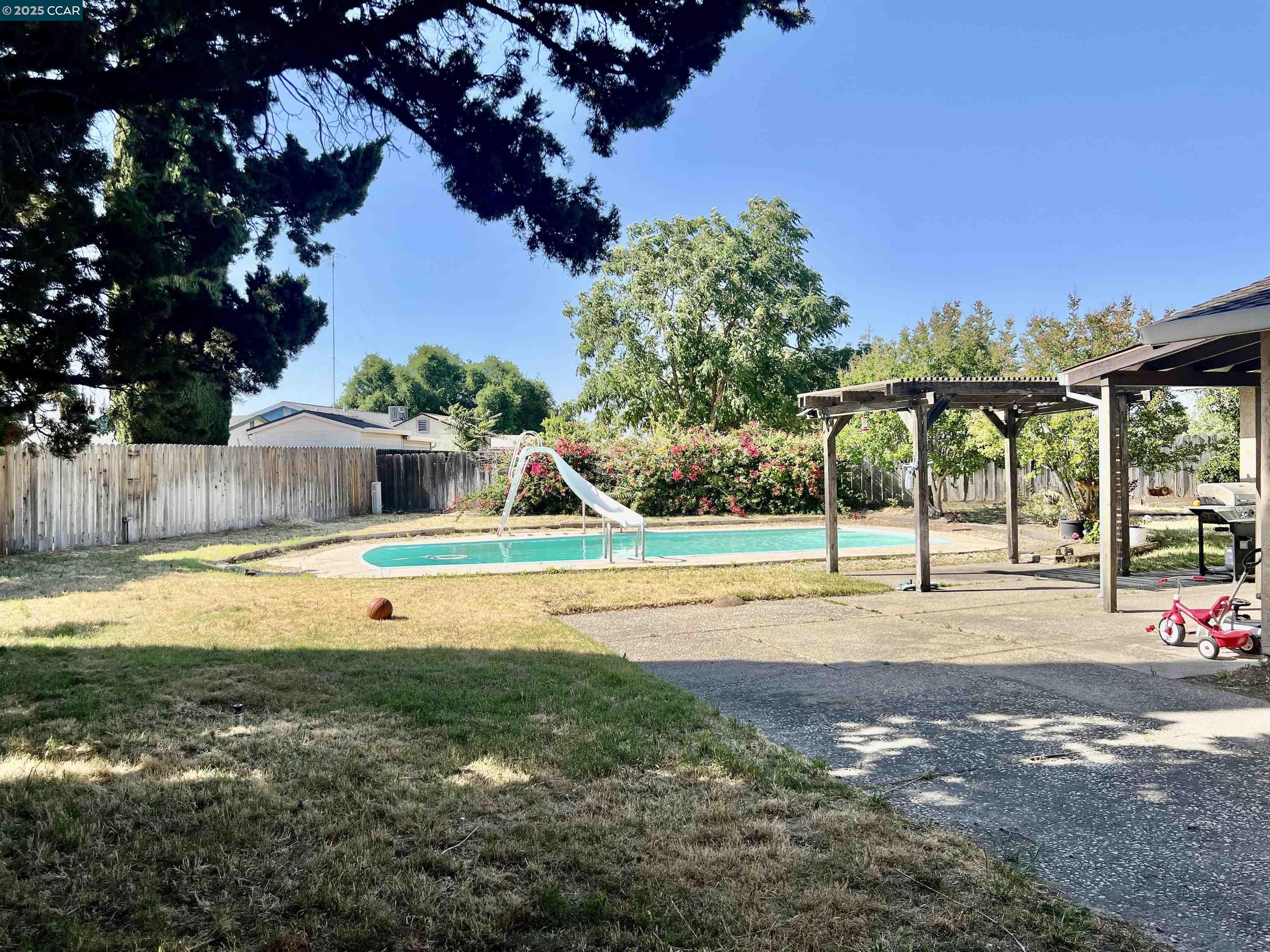Detail Gallery Image 10 of 21 For 14413 Modoc Ct, Manteca,  CA 95336 - 3 Beds | 2 Baths