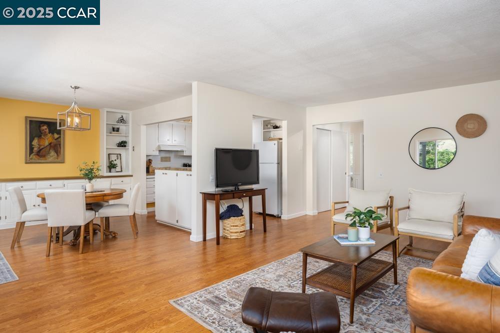1317 Ptarmigan # 8, Walnut Creek, California 94595, 2 Bedrooms Bedrooms, 6 Rooms Rooms,2 BathroomsBathrooms,Residential,For Sale,1317 Ptarmigan # 8,41098007