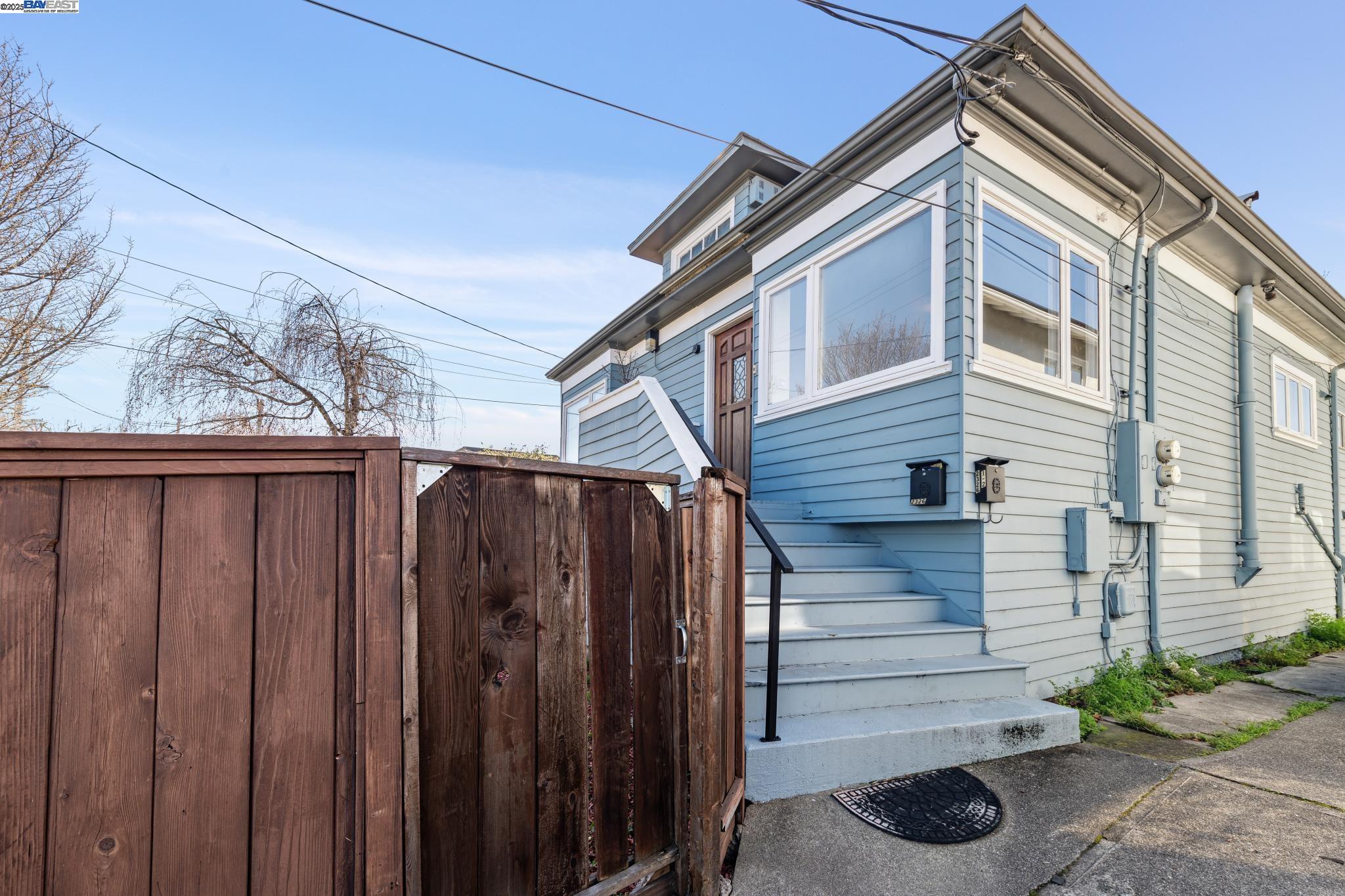 Detail Gallery Image 2 of 30 For 2326 10th St, Berkeley,  CA 94710 - – Beds | – Baths