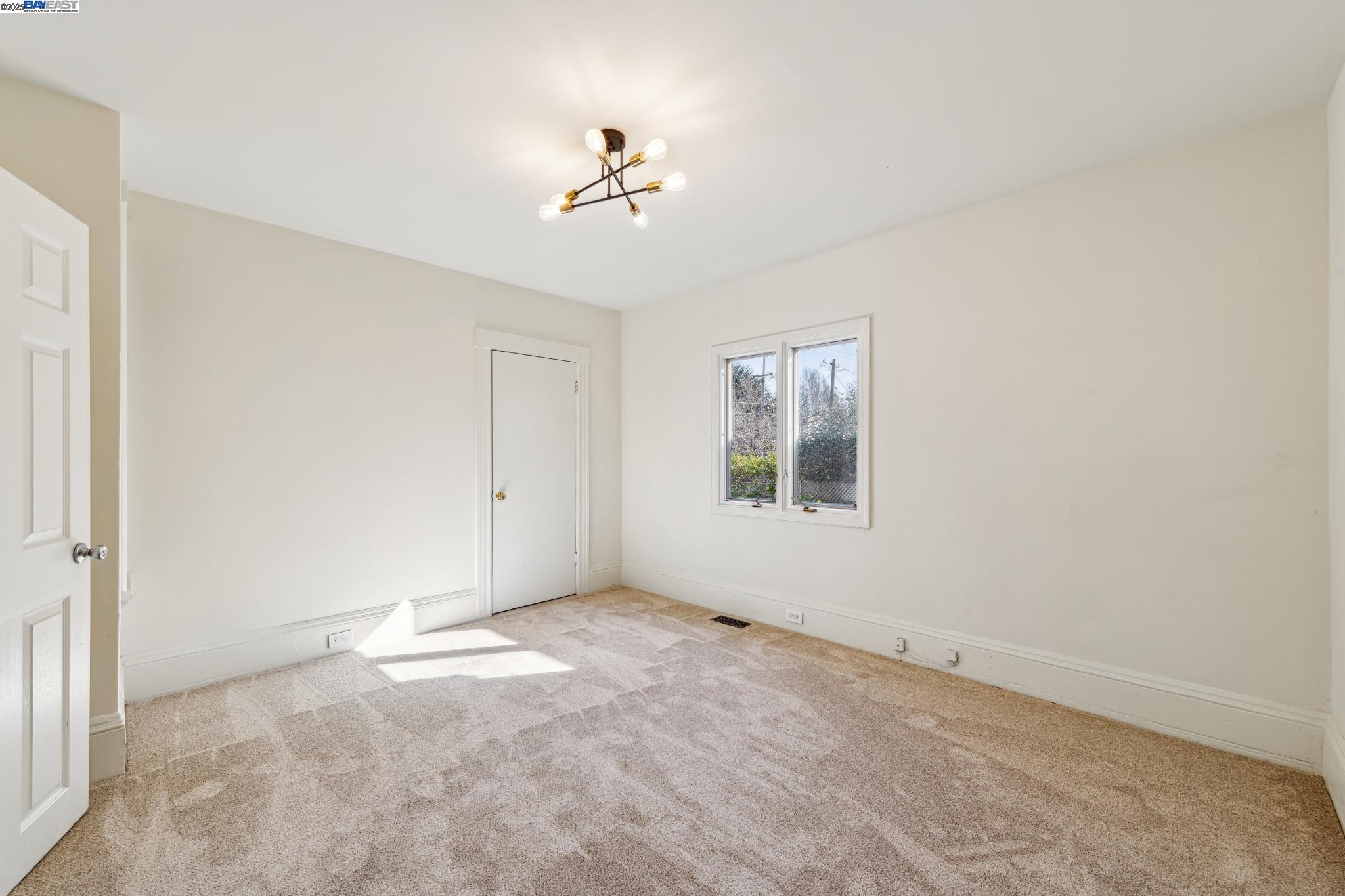 Detail Gallery Image 19 of 30 For 2326 10th St, Berkeley,  CA 94710 - – Beds | – Baths