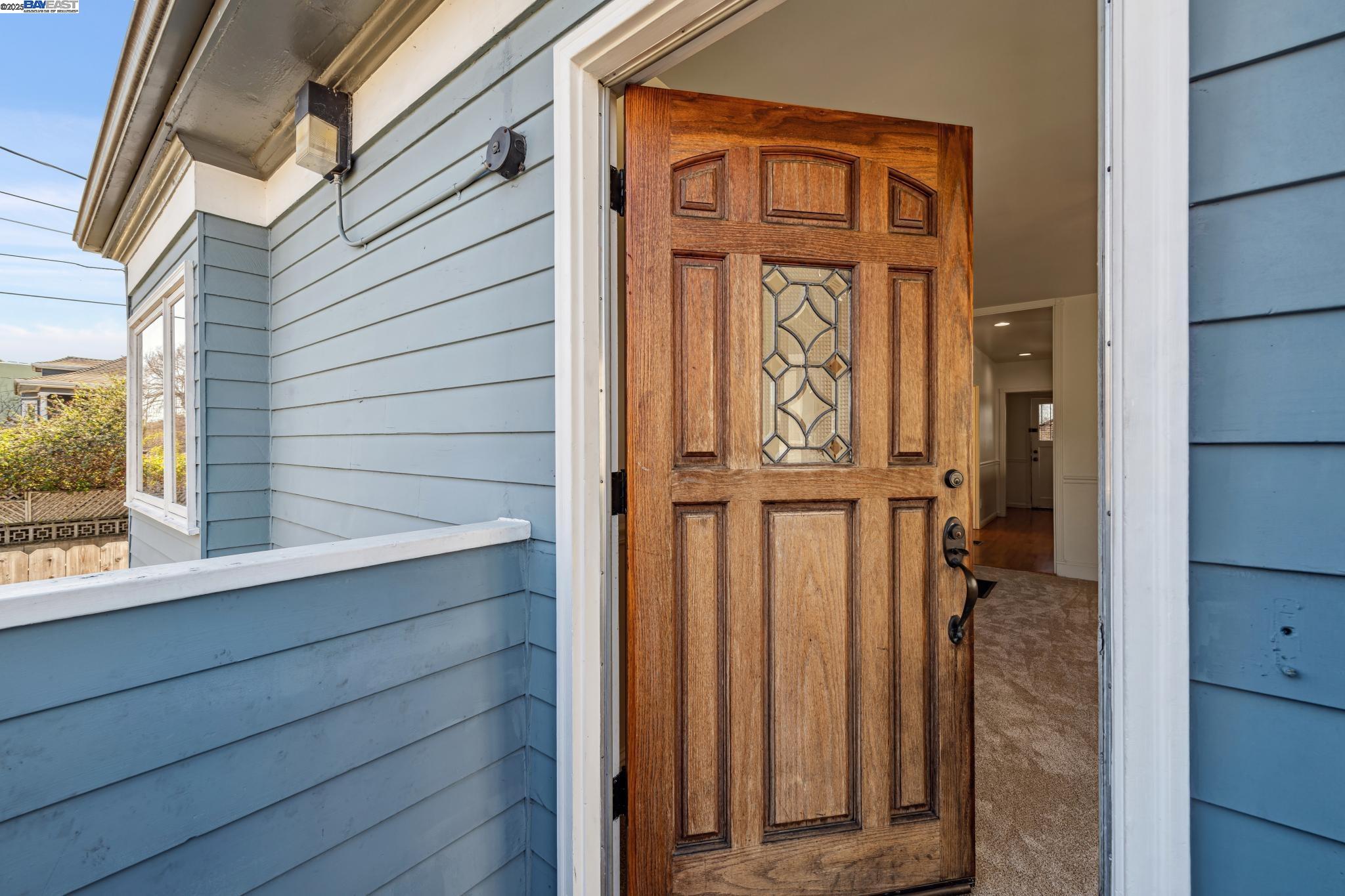 Detail Gallery Image 7 of 30 For 2326 10th St, Berkeley,  CA 94710 - – Beds | – Baths