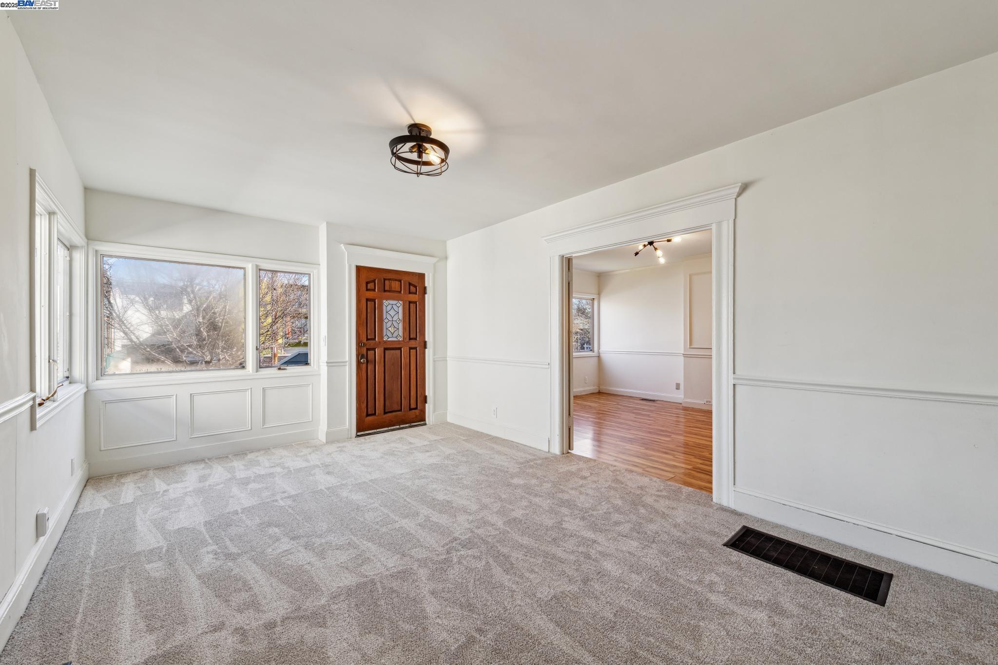 Detail Gallery Image 8 of 30 For 2326 10th St, Berkeley,  CA 94710 - – Beds | – Baths