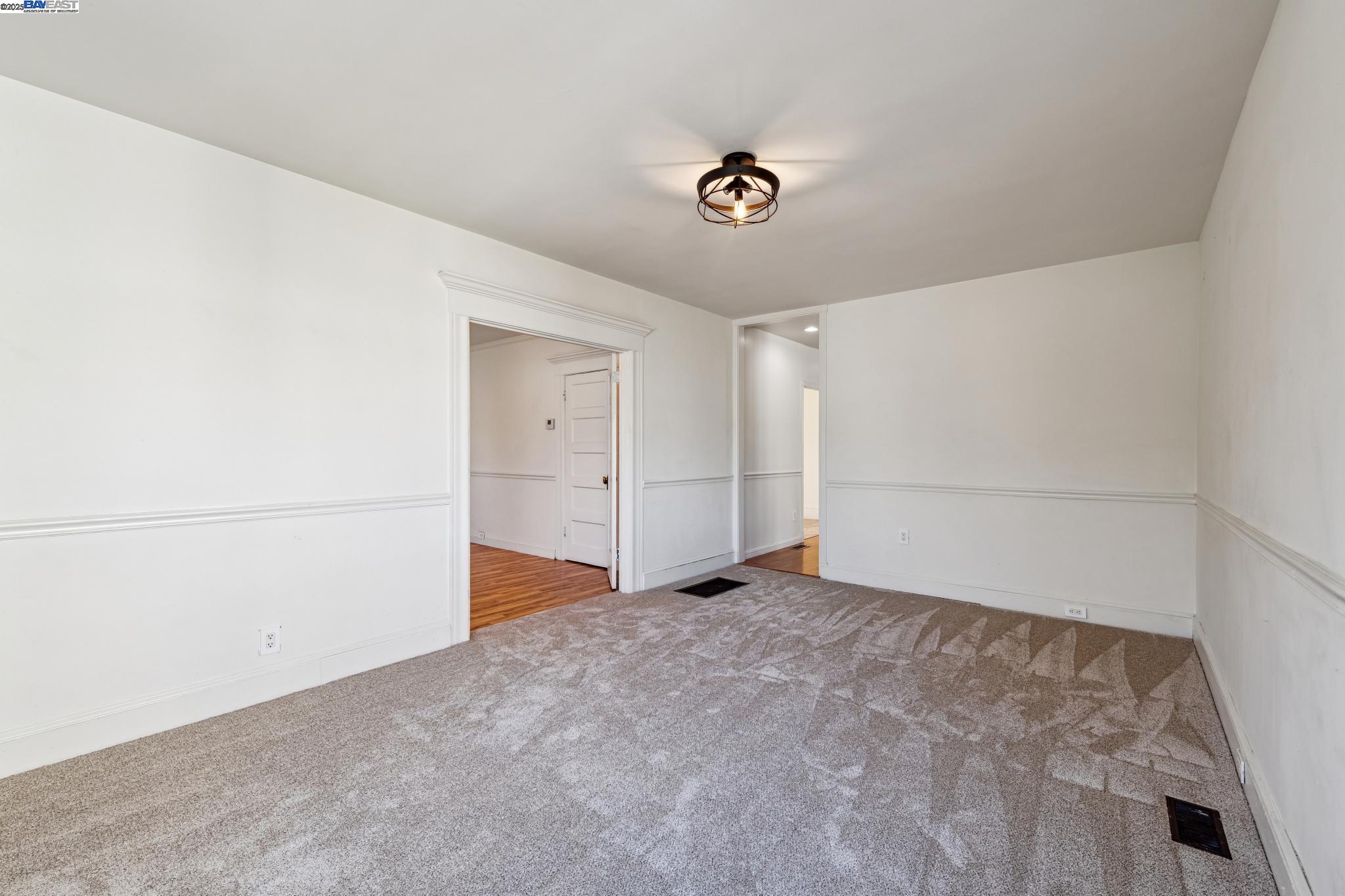 Detail Gallery Image 9 of 30 For 2326 10th St, Berkeley,  CA 94710 - – Beds | – Baths