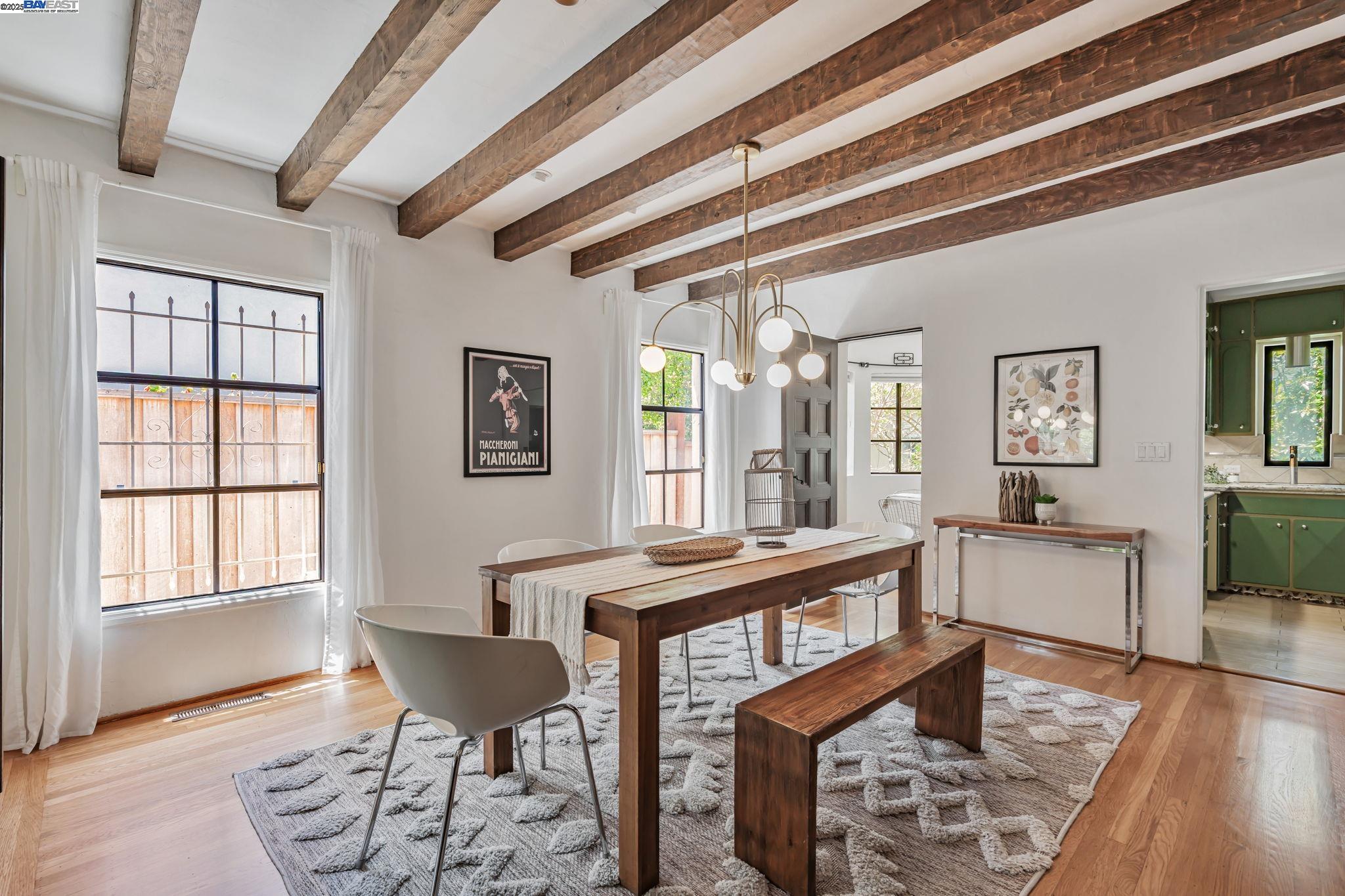 Detail Gallery Image 17 of 53 For 659 Kenwyn Rd, Oakland,  CA 94610 - 4 Beds | 3/1 Baths