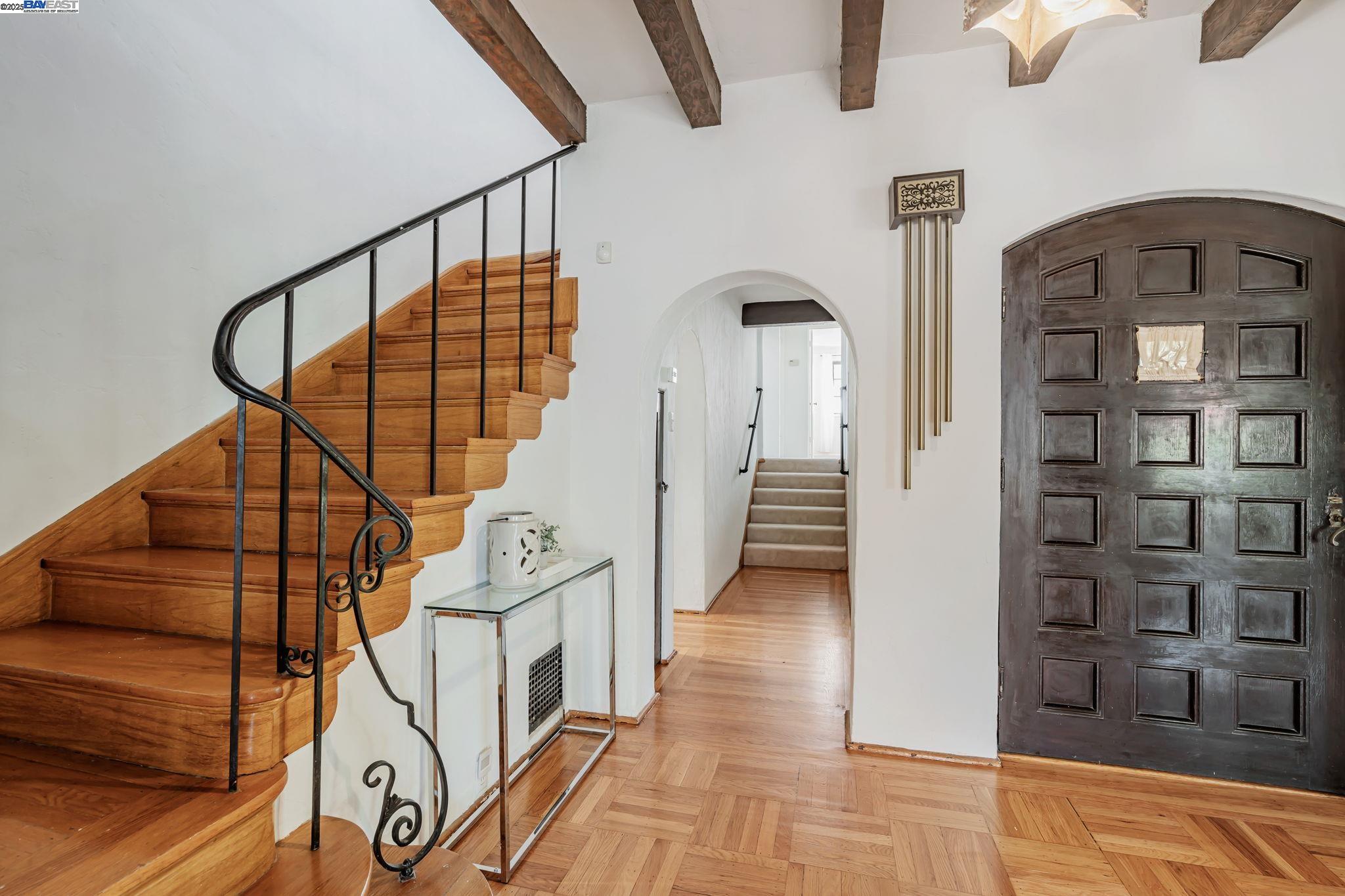 Detail Gallery Image 21 of 53 For 659 Kenwyn Rd, Oakland,  CA 94610 - 4 Beds | 3/1 Baths