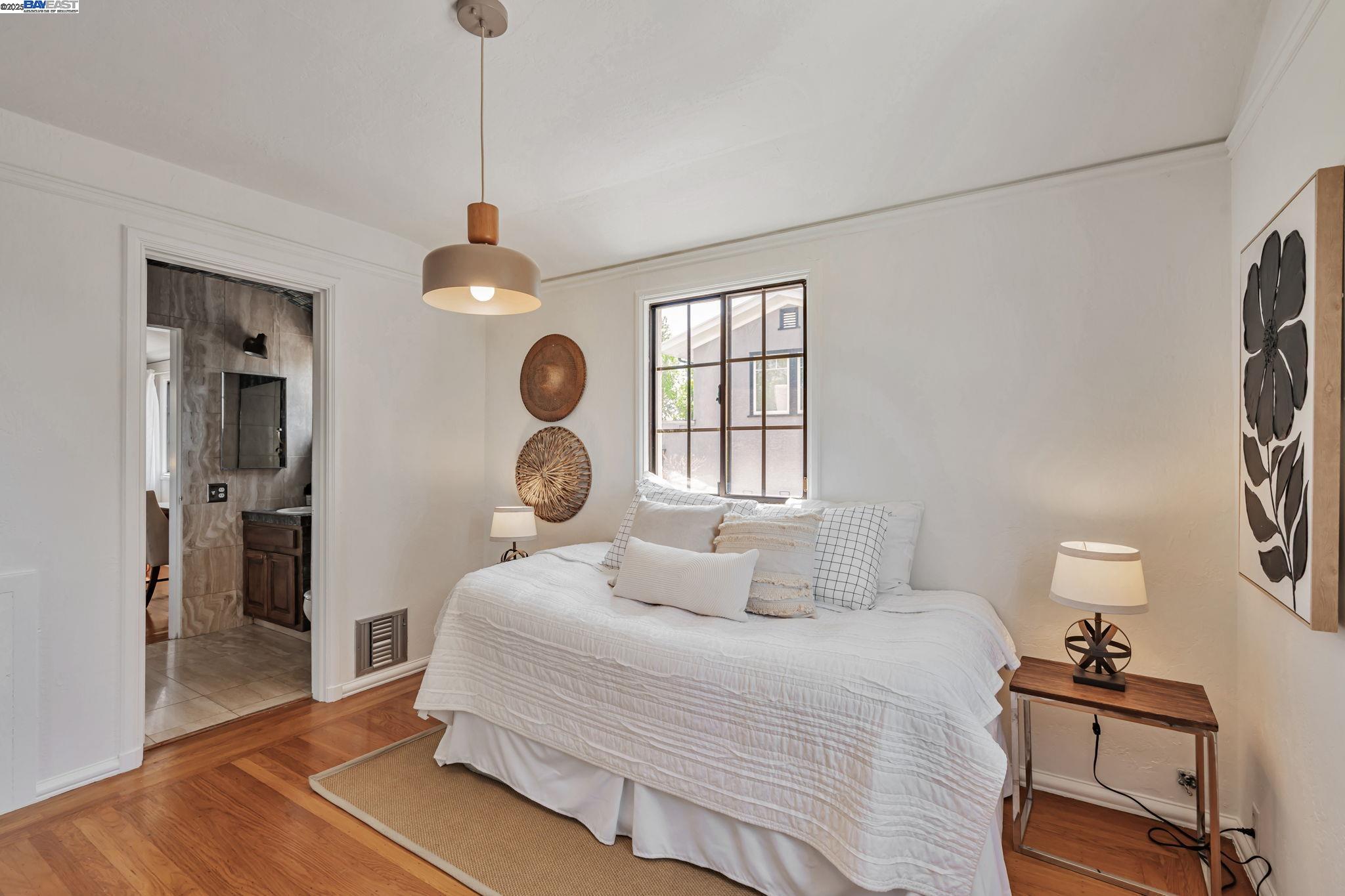 Detail Gallery Image 29 of 53 For 659 Kenwyn Rd, Oakland,  CA 94610 - 4 Beds | 3/1 Baths